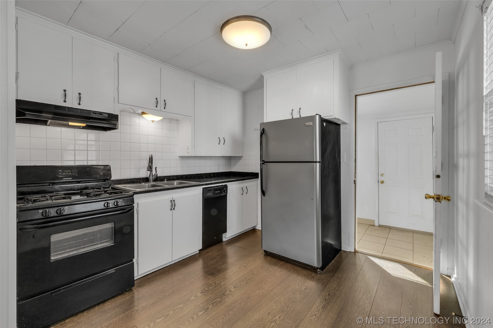 211 E Fort Worth Street