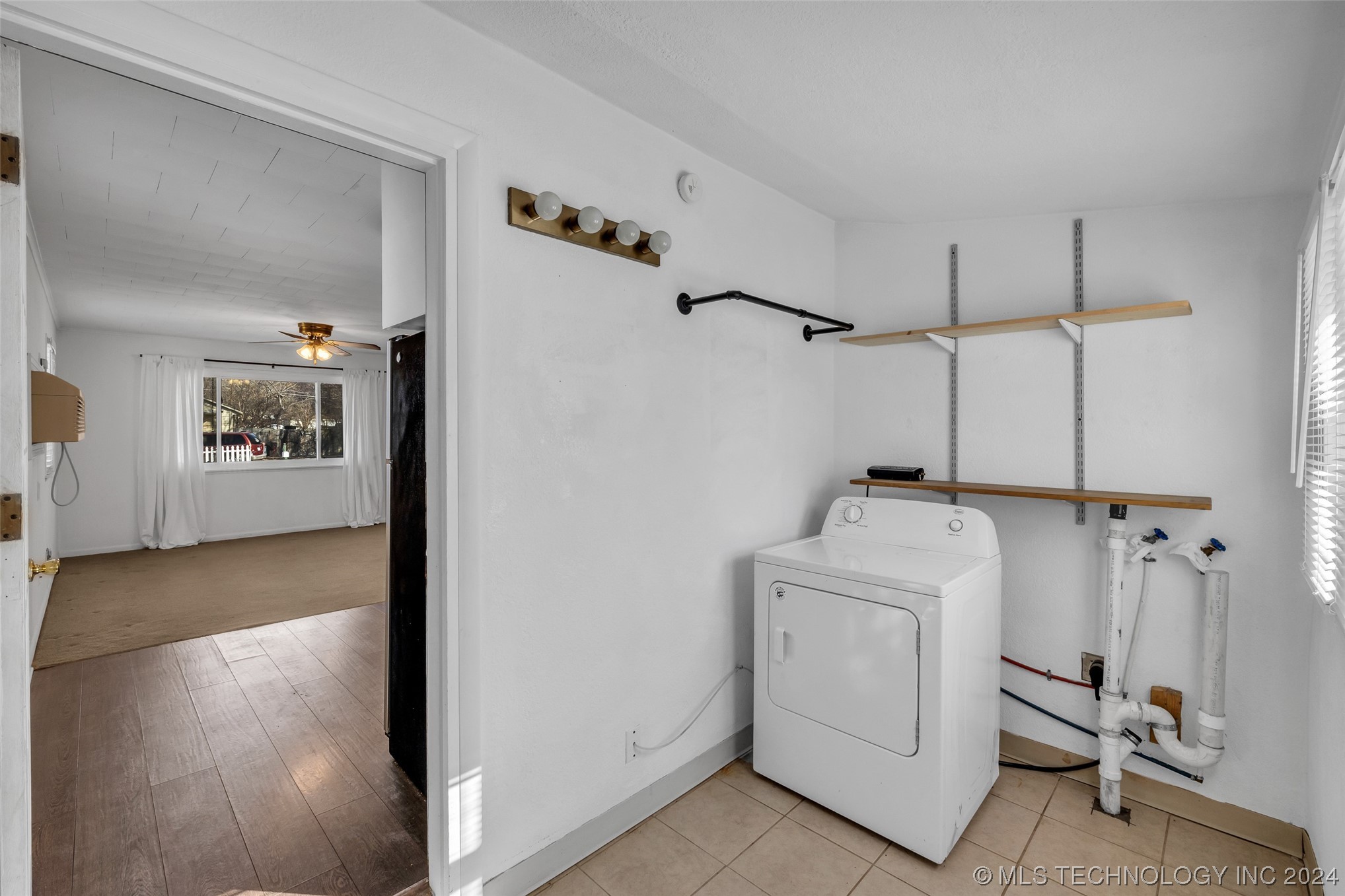 211 E Fort Worth Street