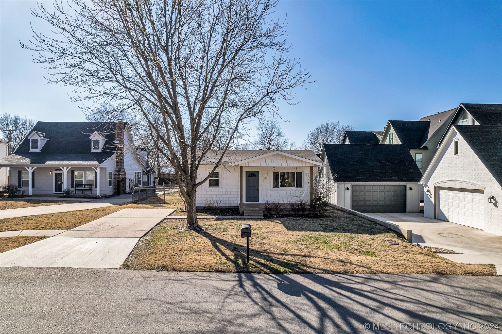 211 E Fort Worth Street