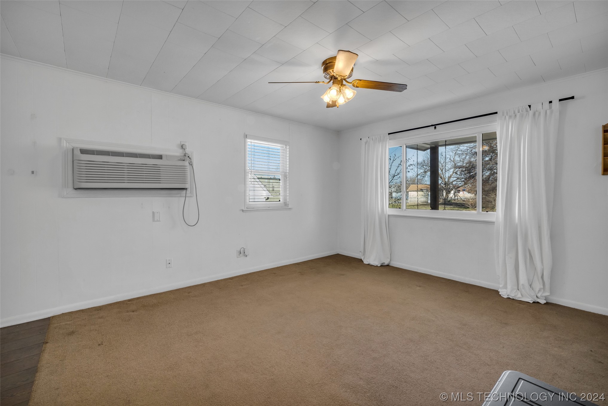 211 E Fort Worth Street