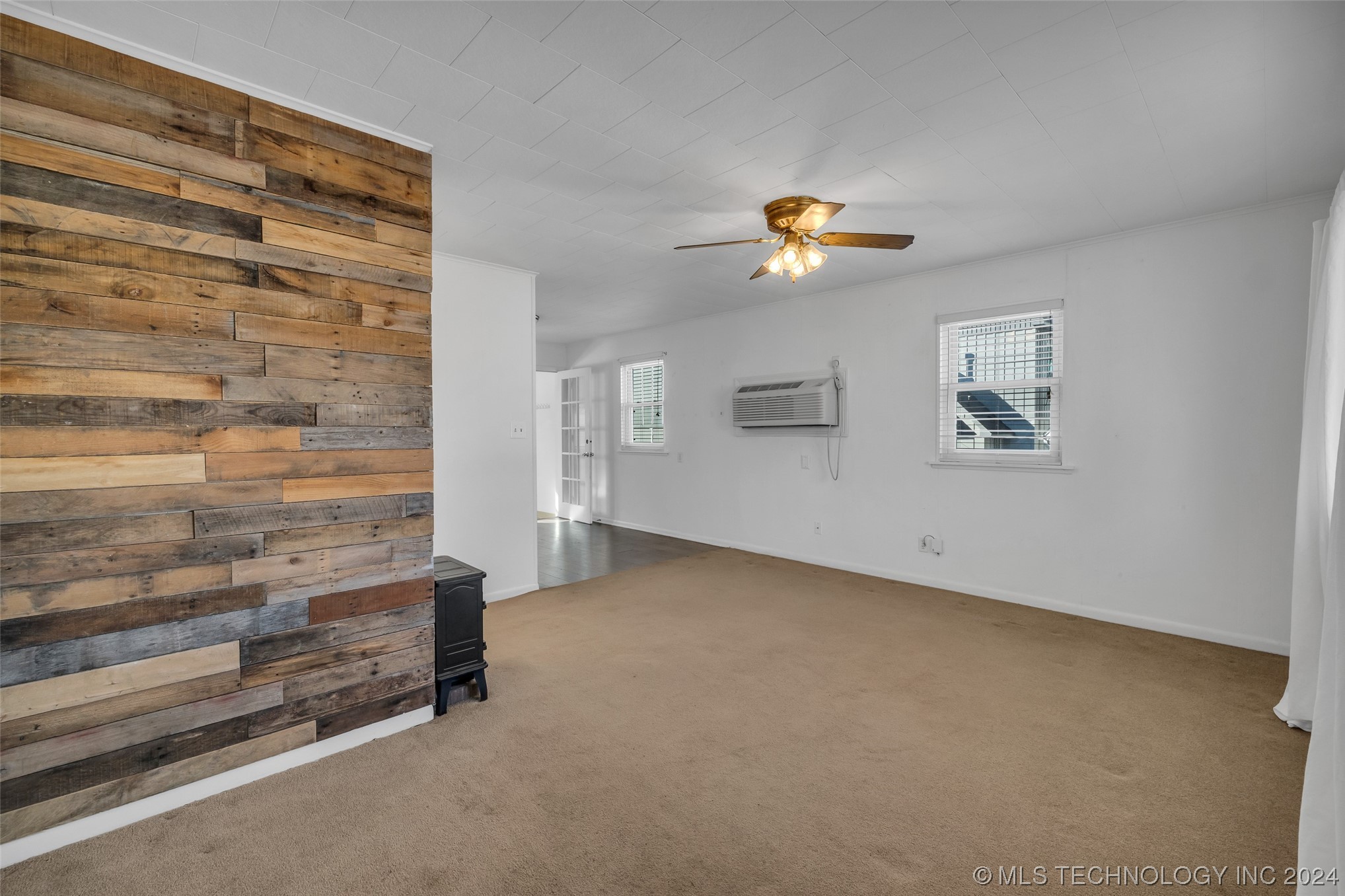 211 E Fort Worth Street