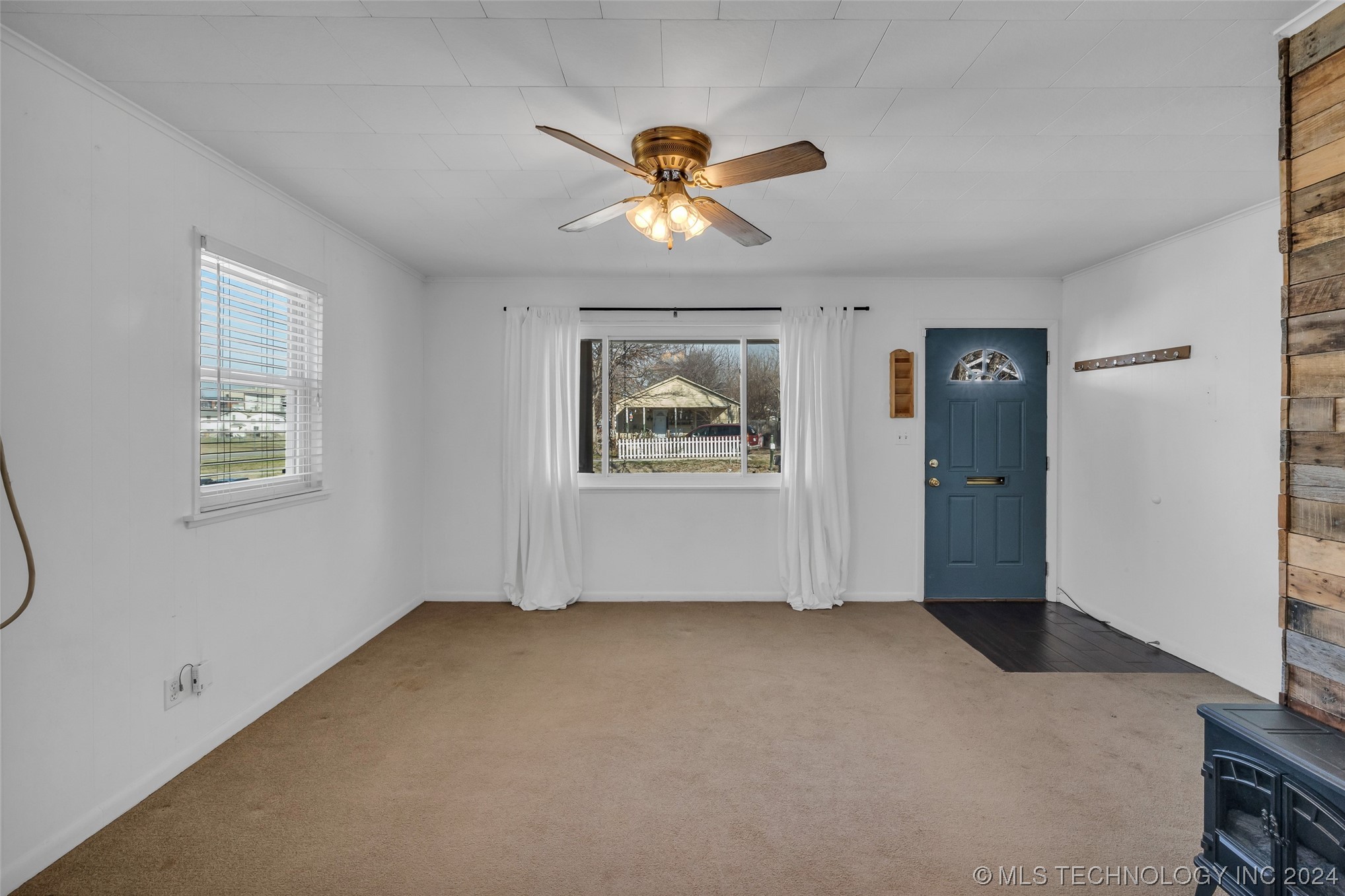 211 E Fort Worth Street