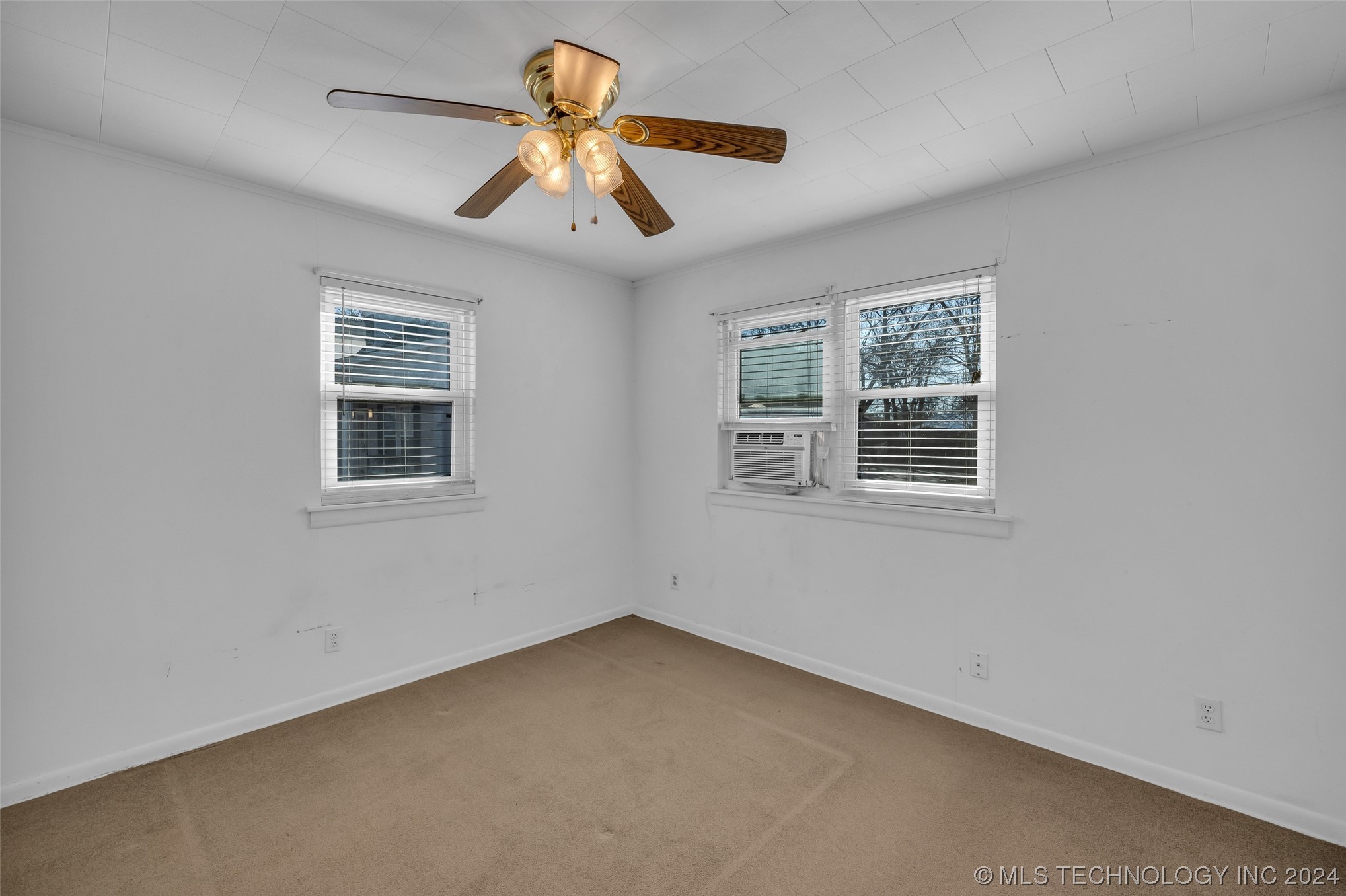 211 E Fort Worth Street