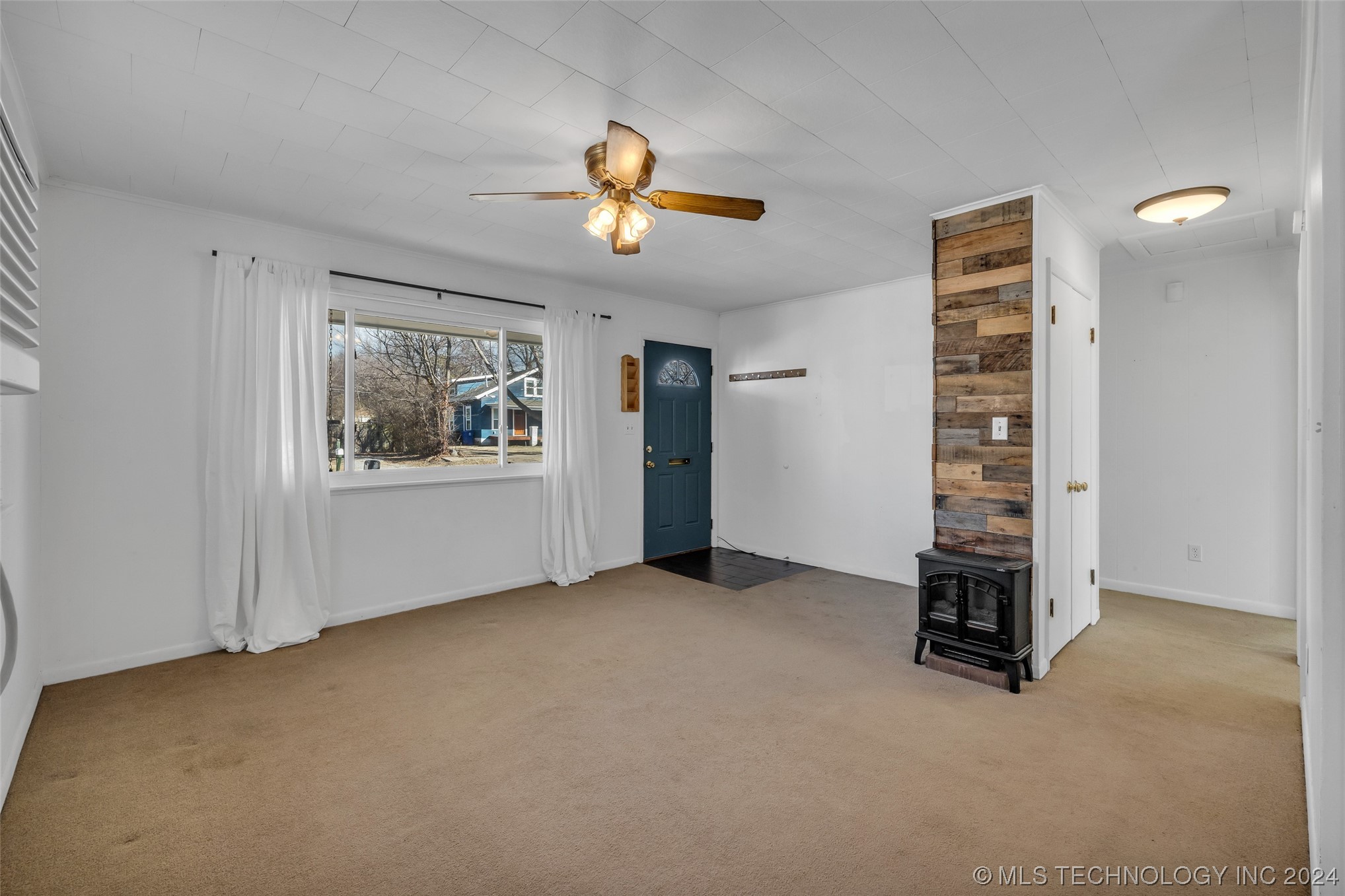 211 E Fort Worth Street