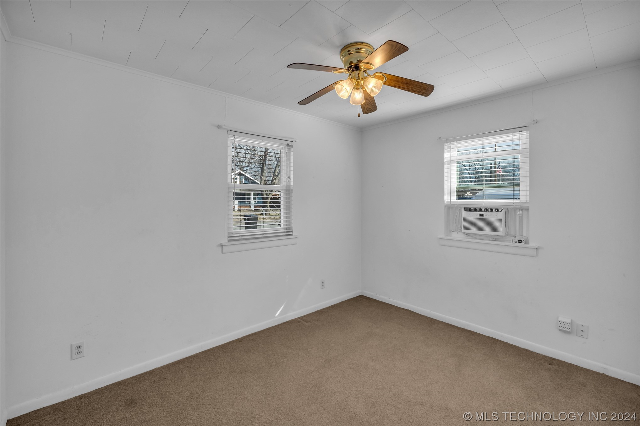 211 E Fort Worth Street