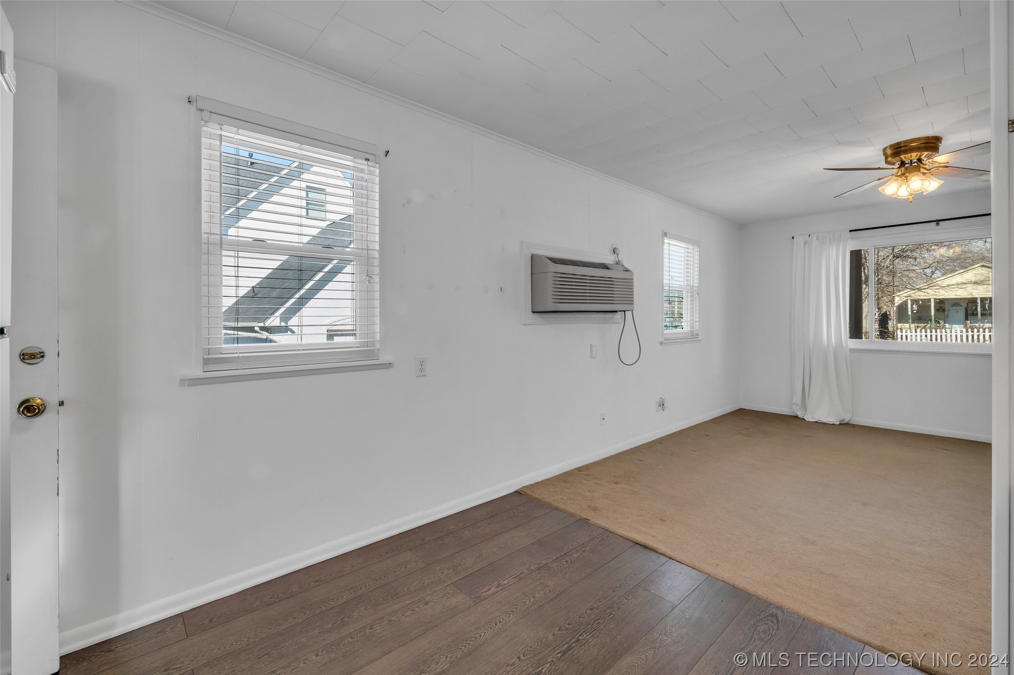 211 E Fort Worth Street