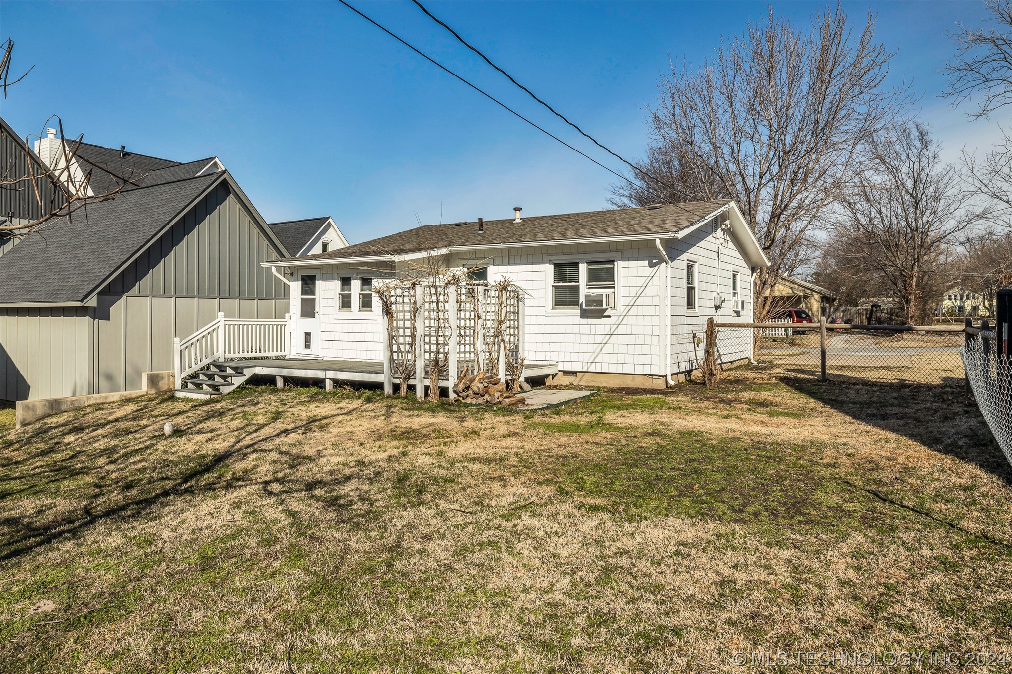 211 E Fort Worth Street