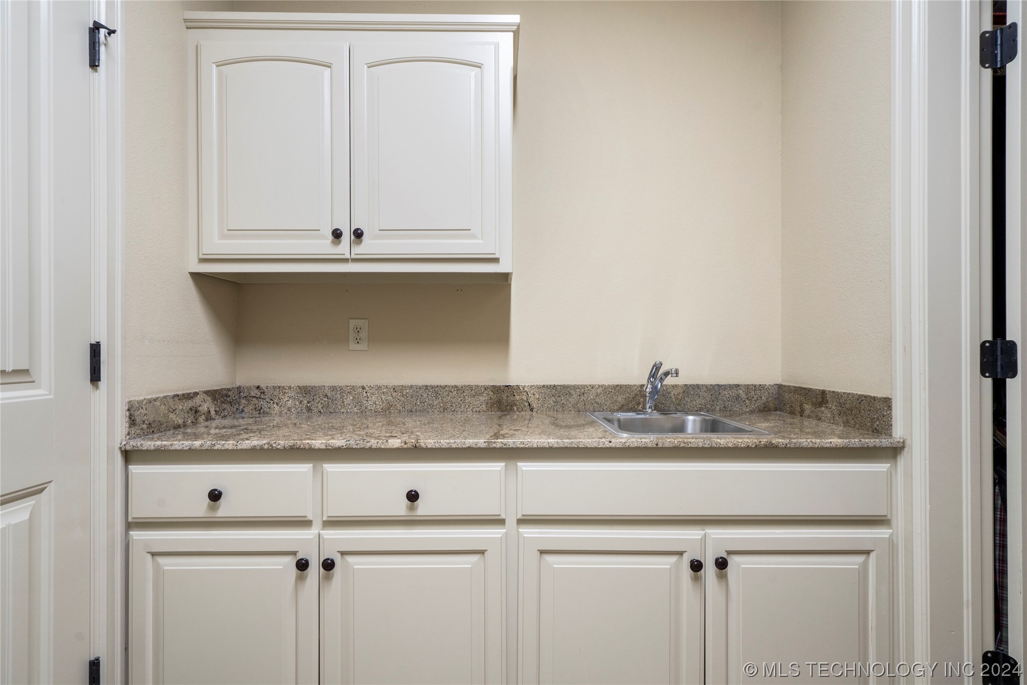 11830 S Pittsburg Avenue