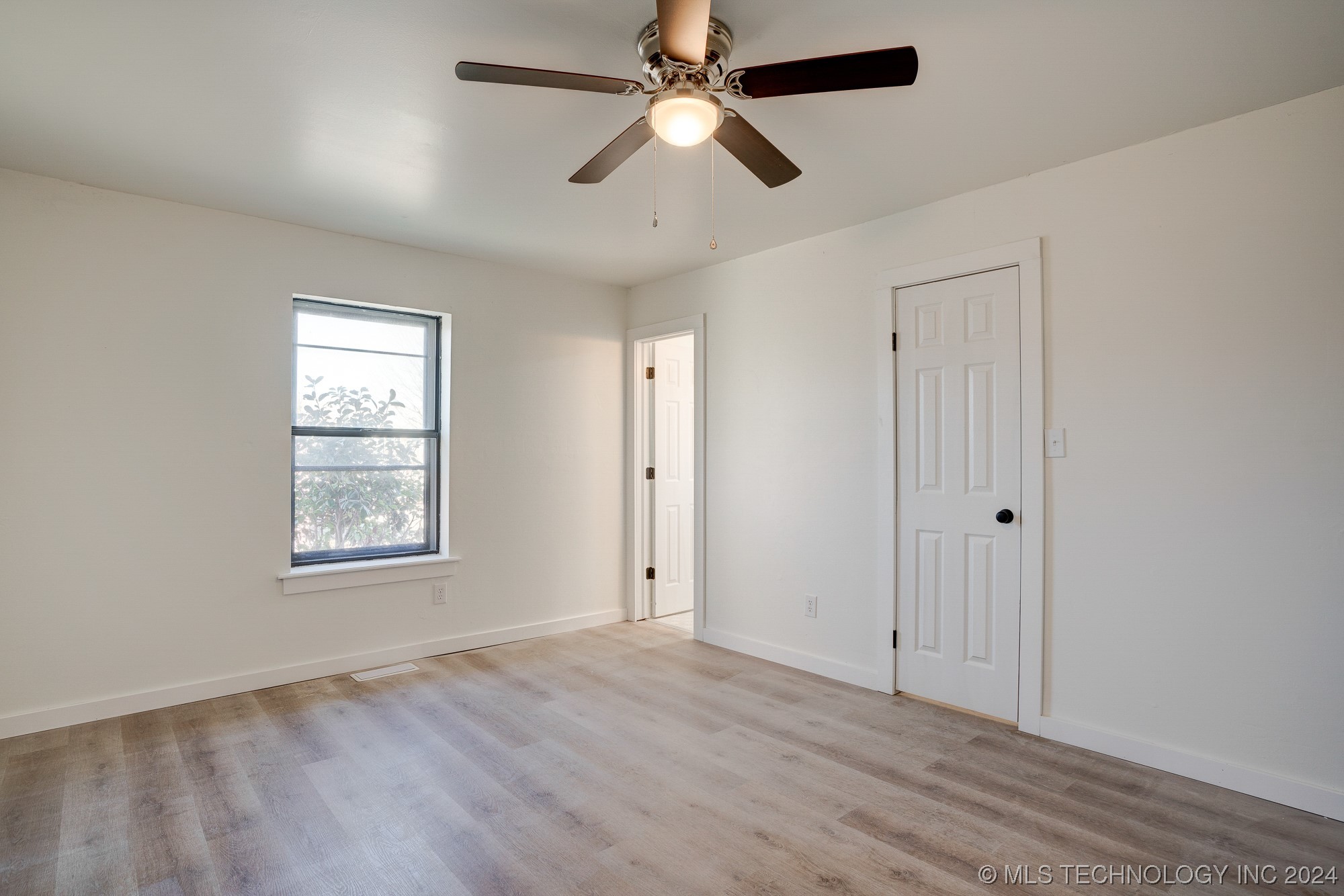 11444 S Franklin Avenue S