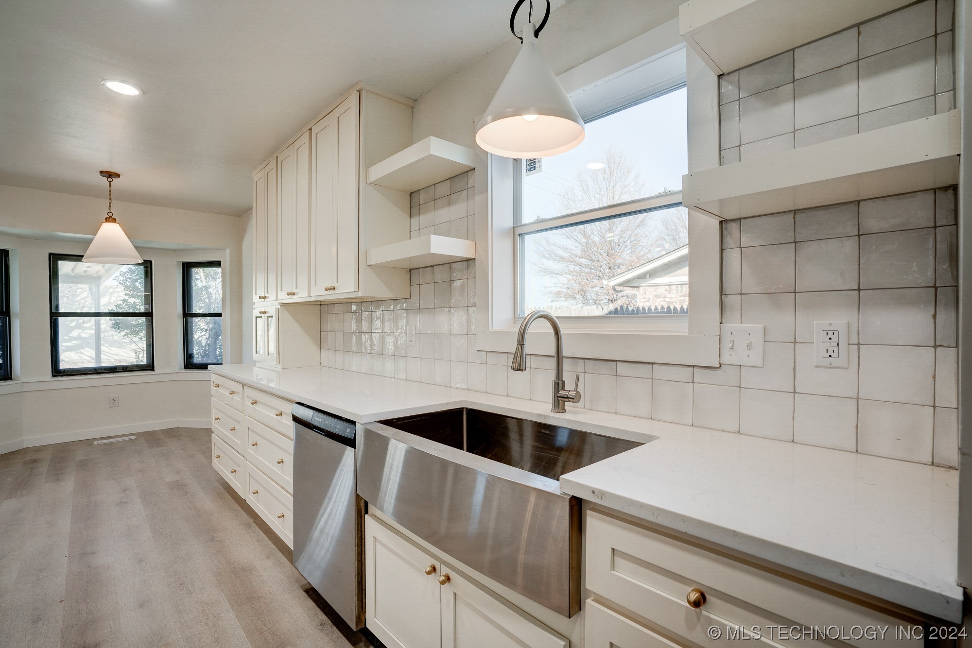 11444 S Franklin Avenue S