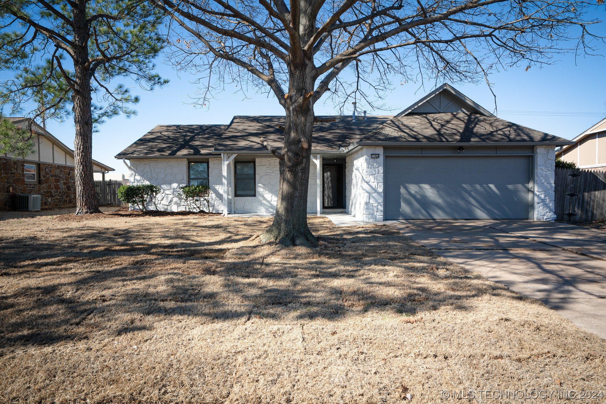 11444 S Franklin Avenue S