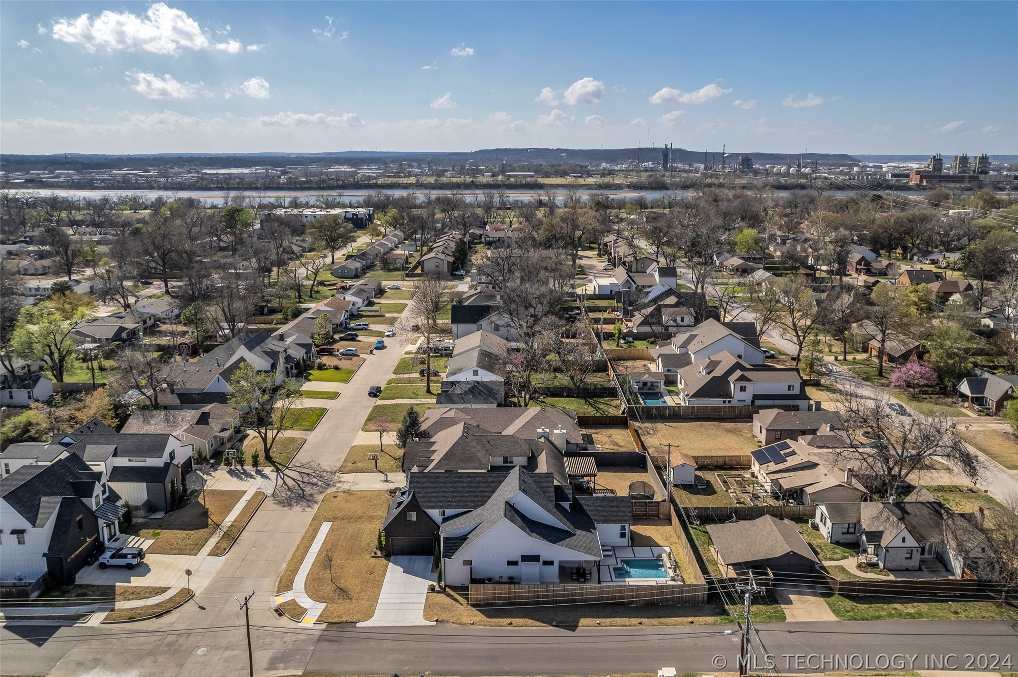 3722 S Norfolk Avenue