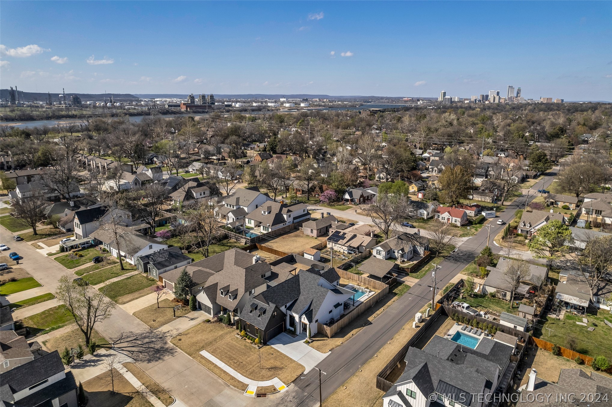 3722 S Norfolk Avenue