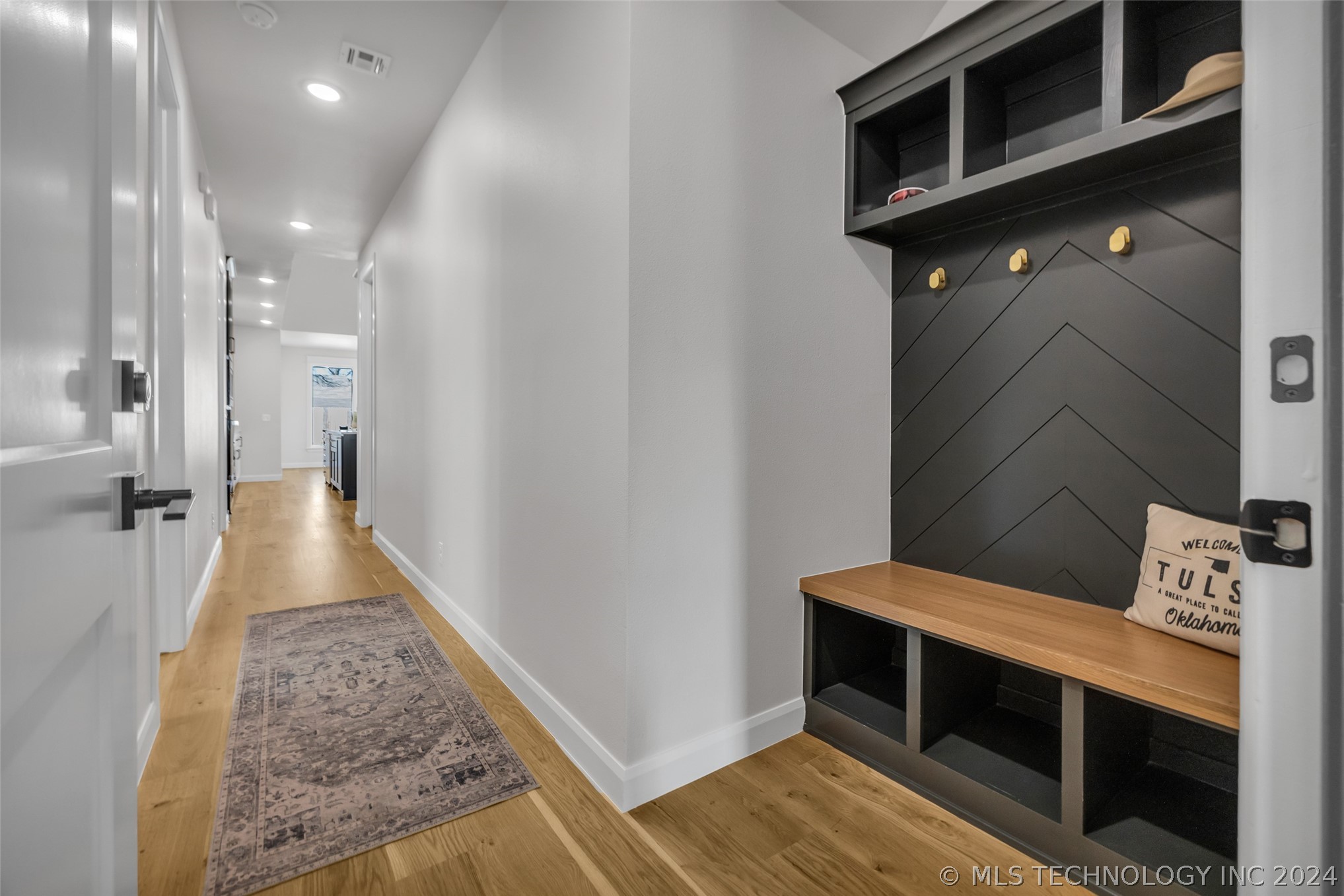 3722 S Norfolk Avenue