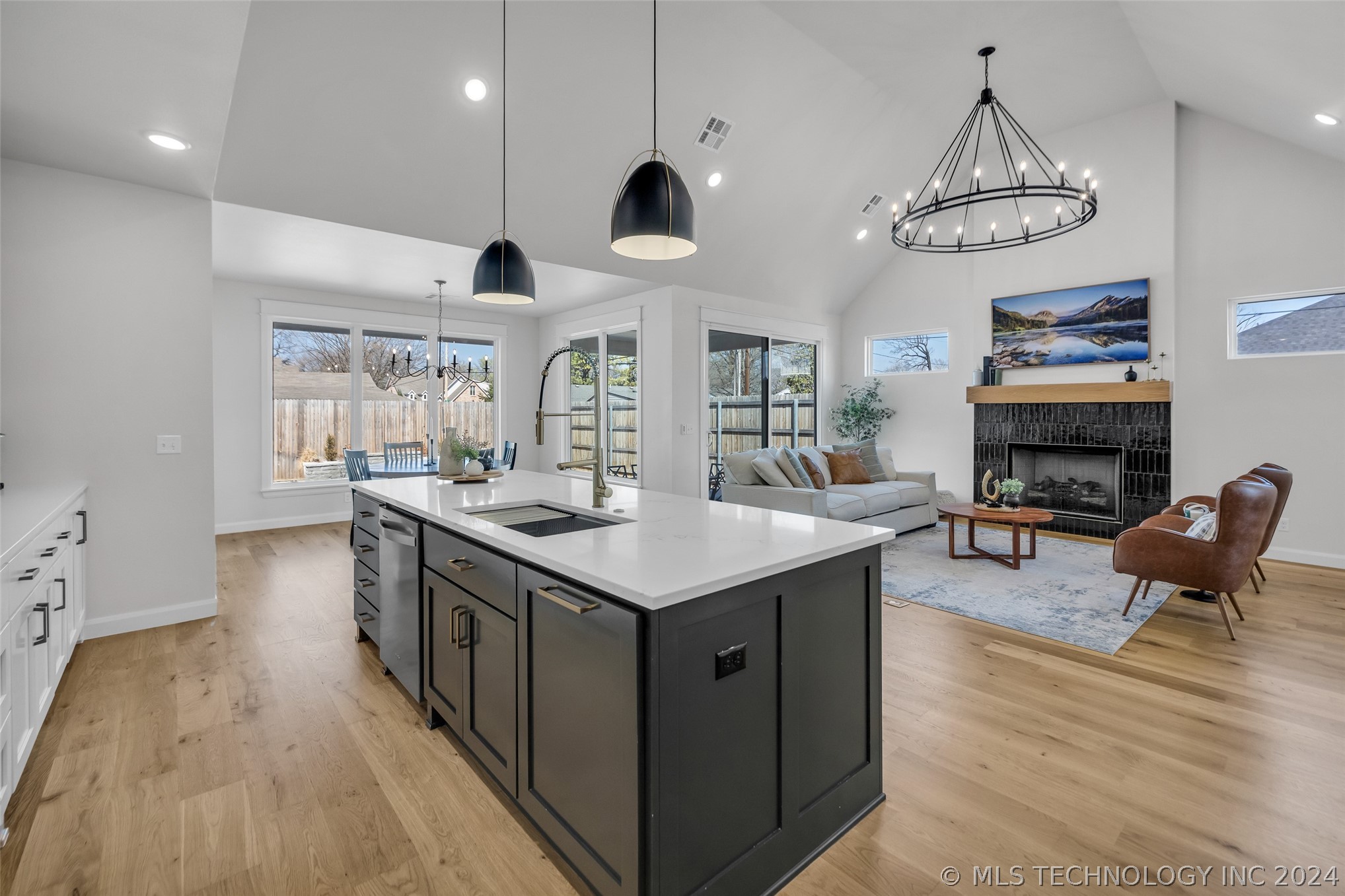 3722 S Norfolk Avenue