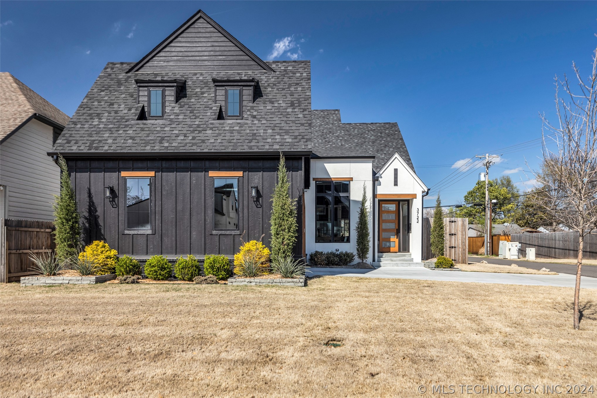 3722 S Norfolk Avenue