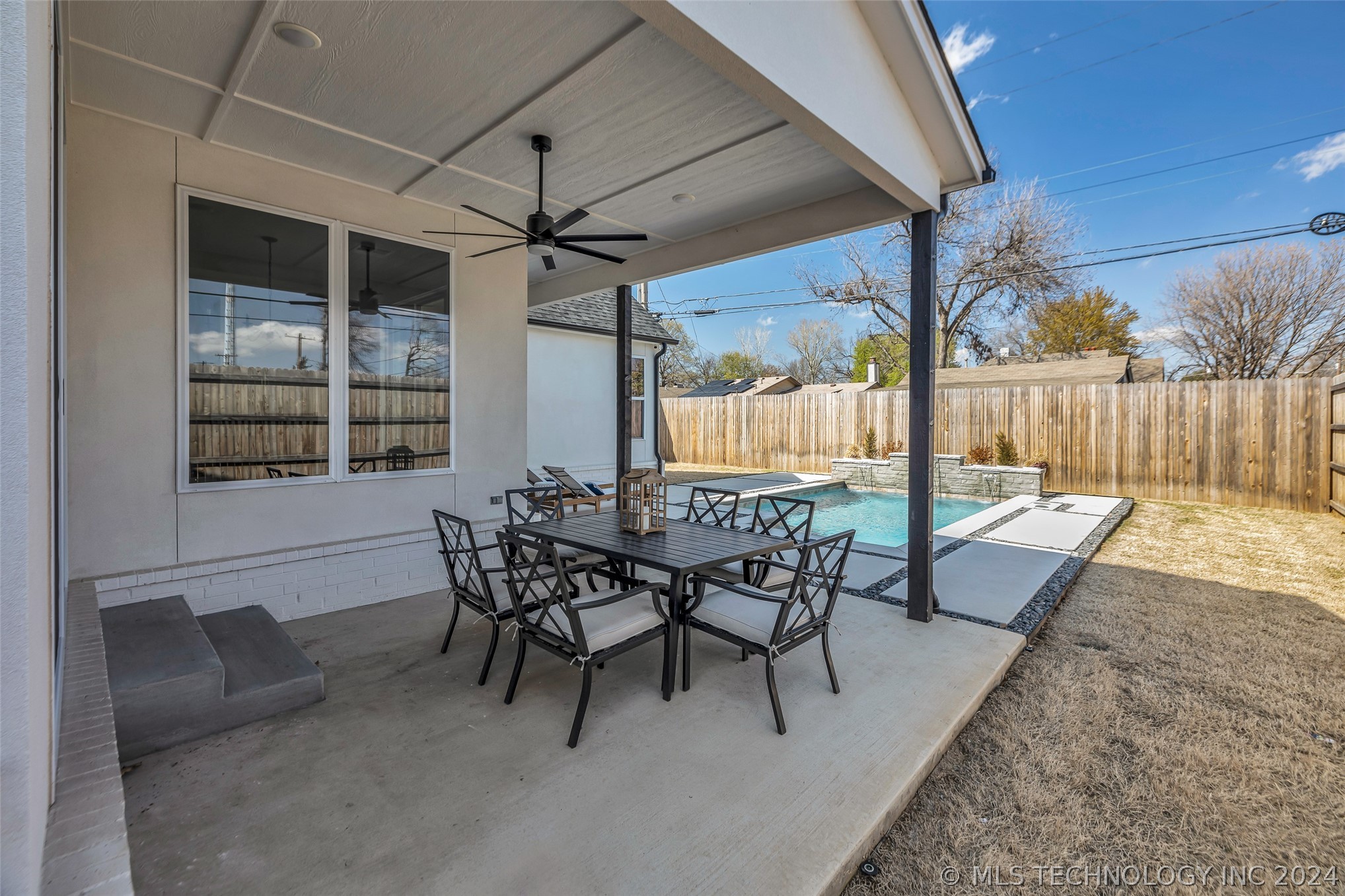 3722 S Norfolk Avenue