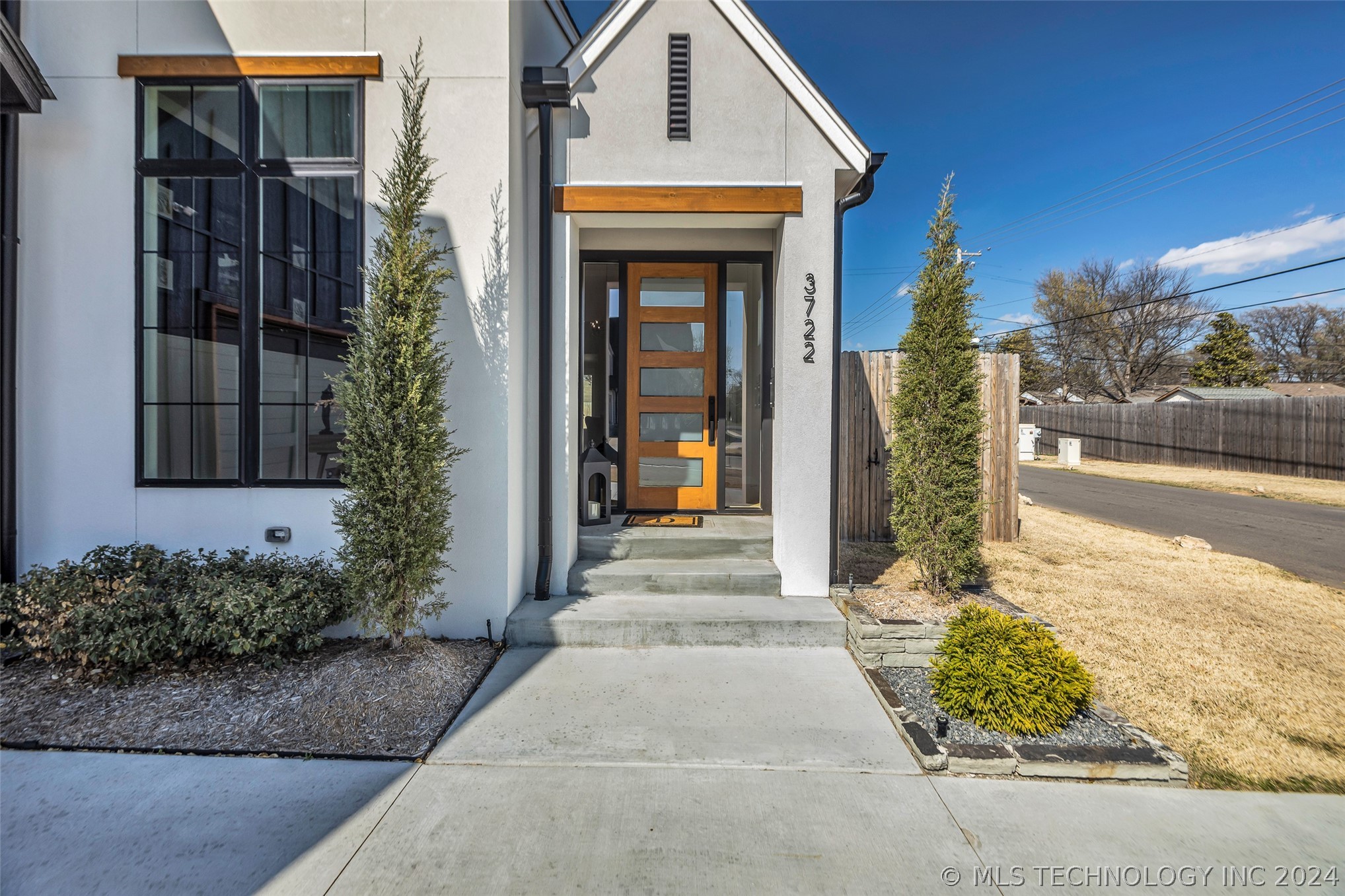 3722 S Norfolk Avenue