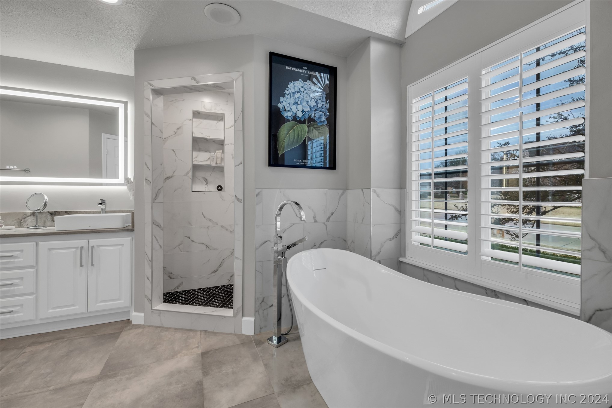 3613 S Sequoia Avenue