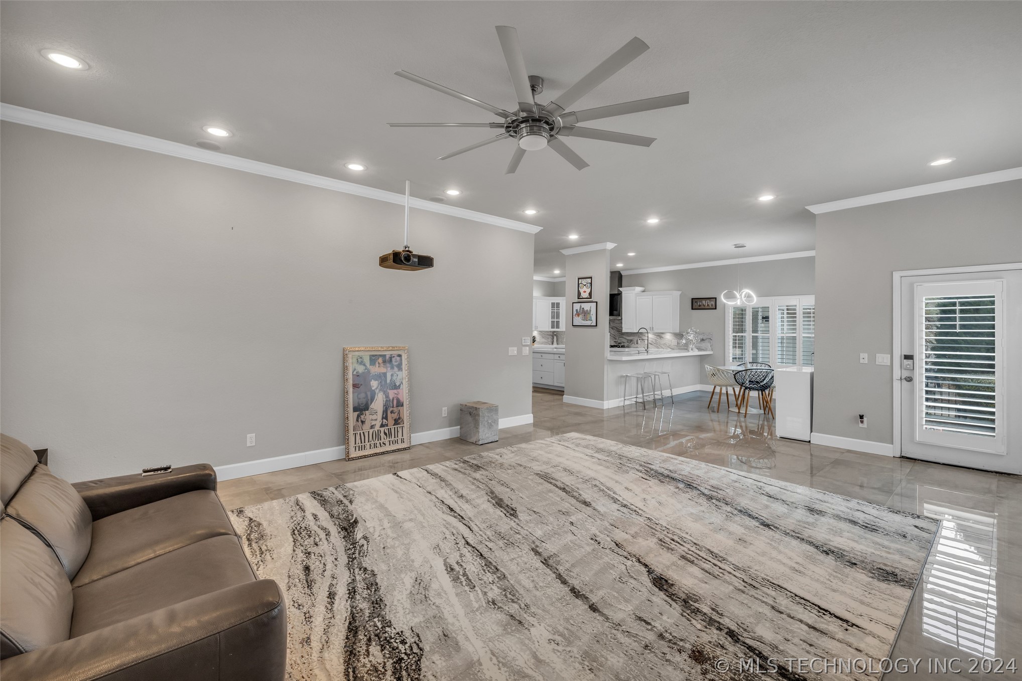 3613 S Sequoia Avenue