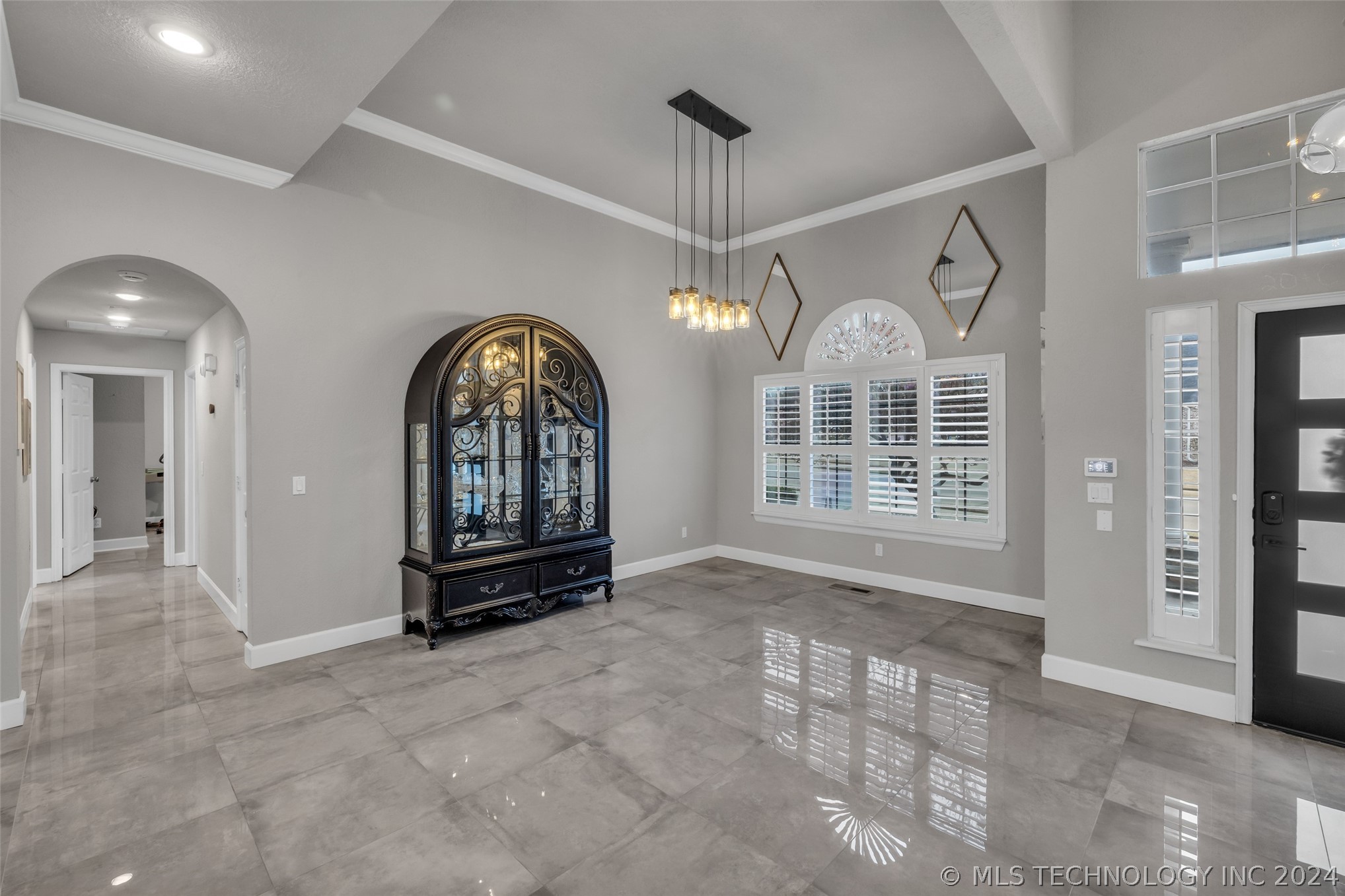 3613 S Sequoia Avenue