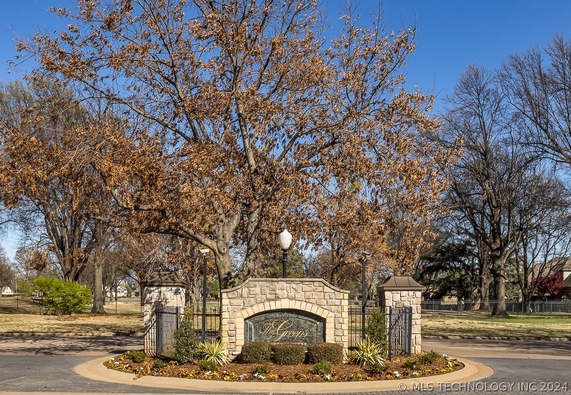 3613 S Sequoia Avenue