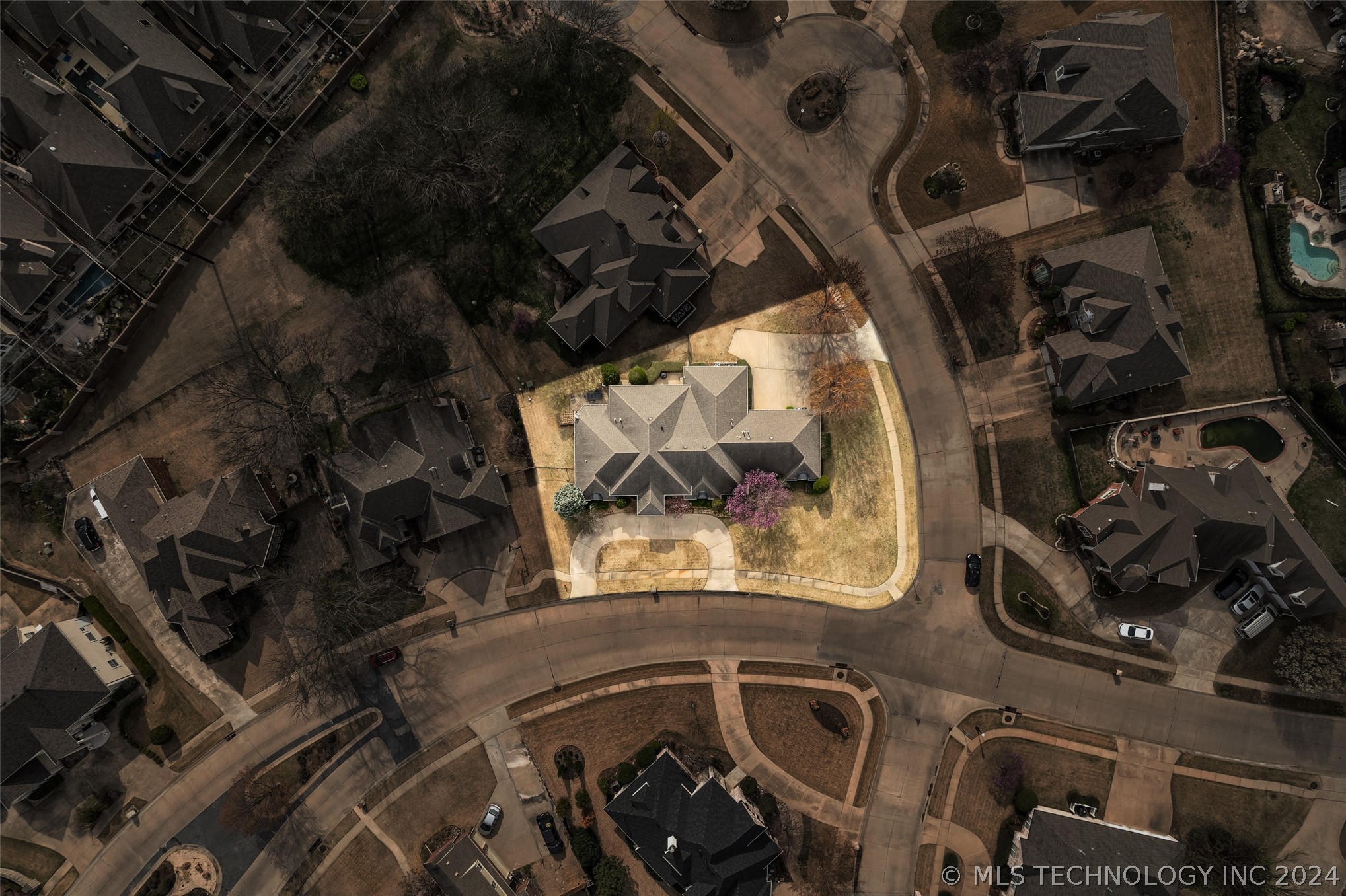 3613 S Sequoia Avenue