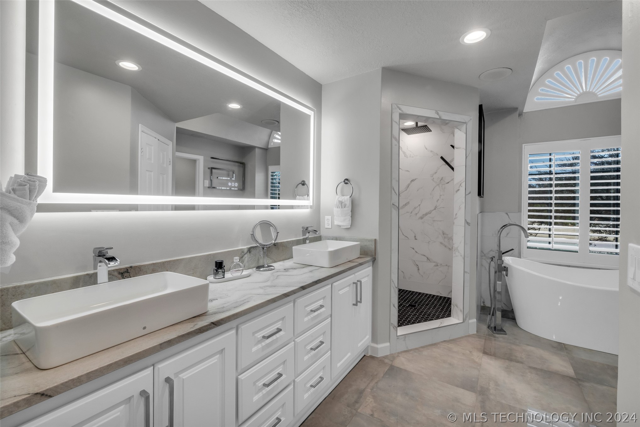 3613 S Sequoia Avenue