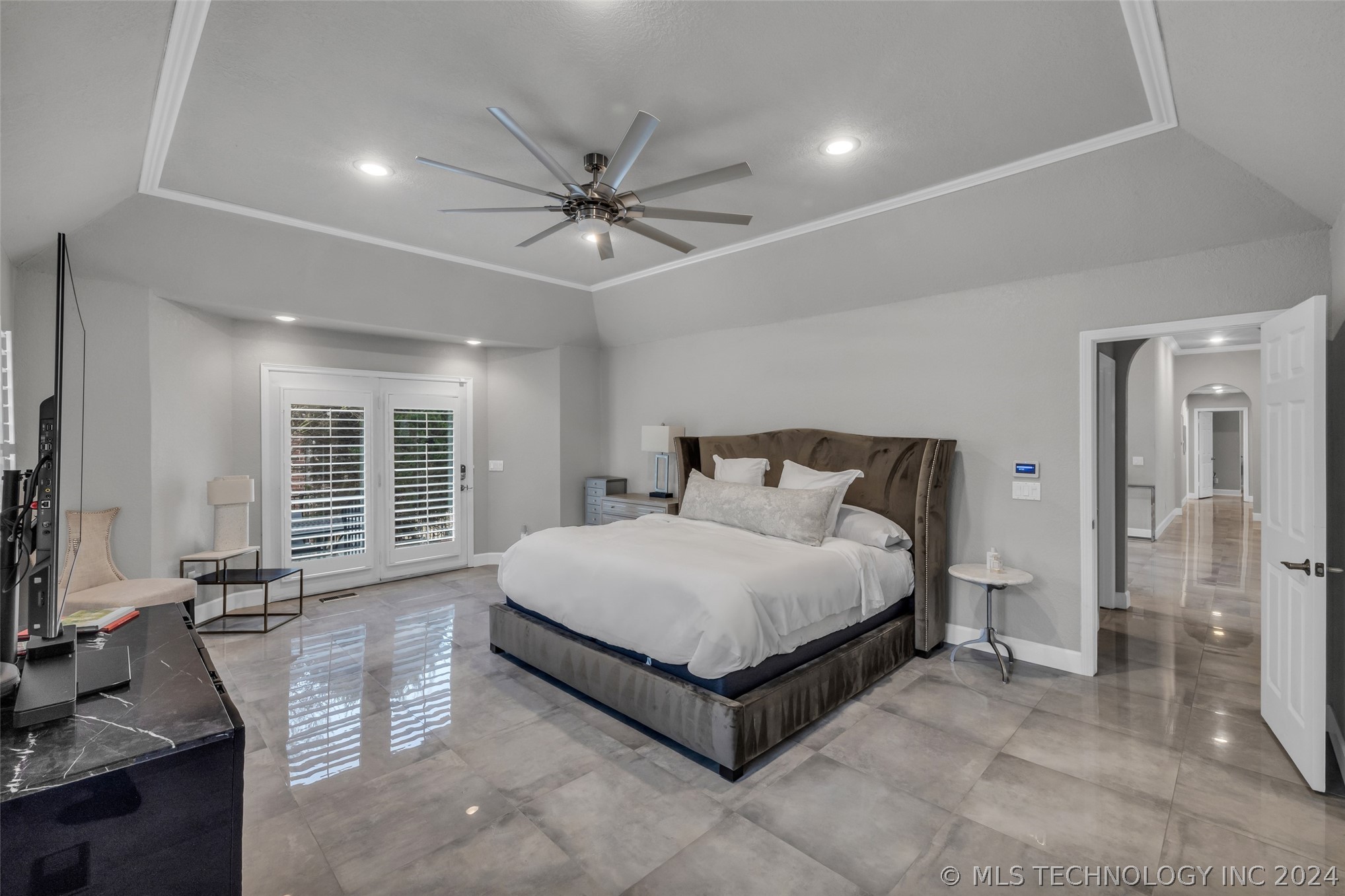 3613 S Sequoia Avenue