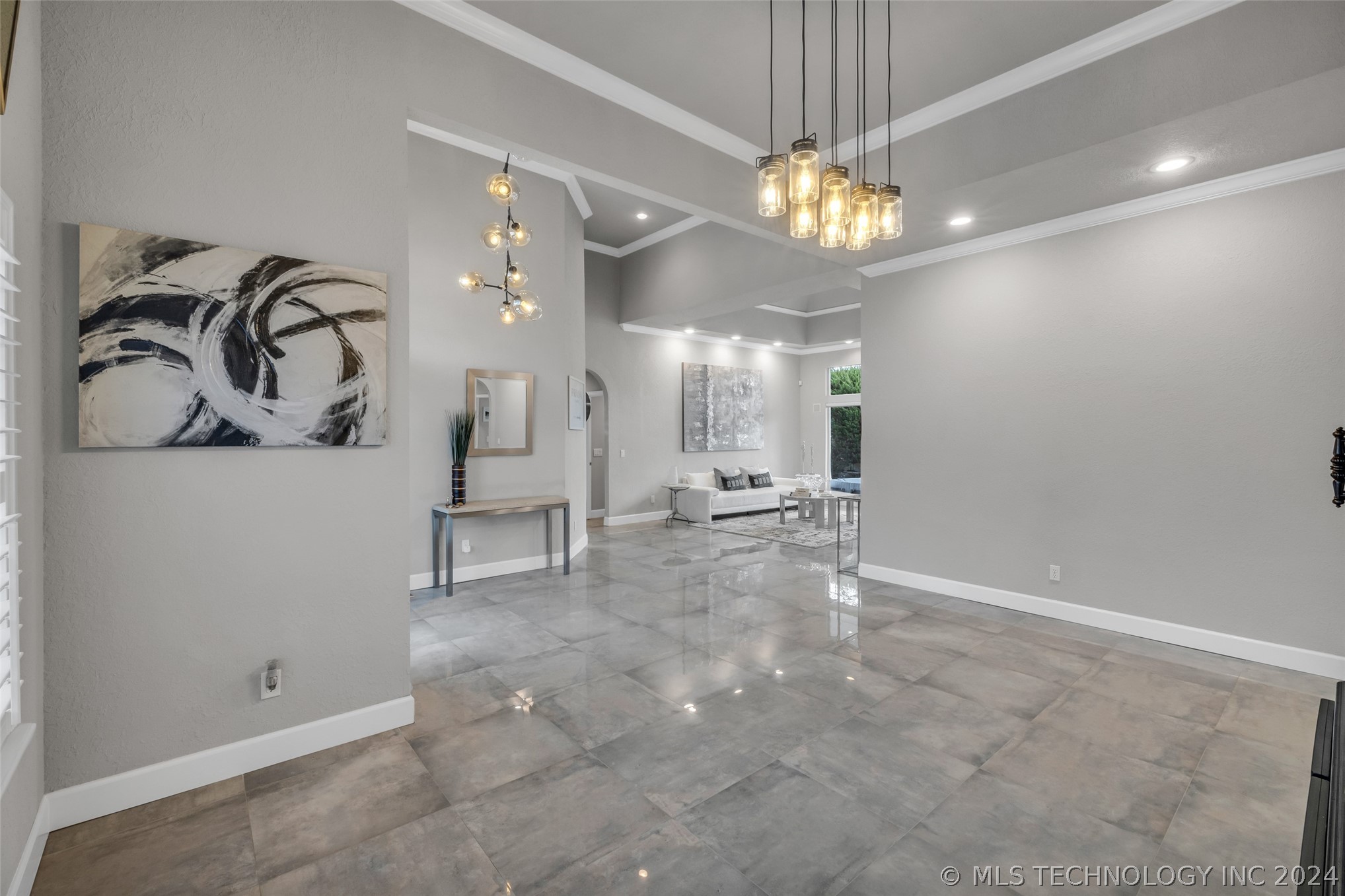 3613 S Sequoia Avenue