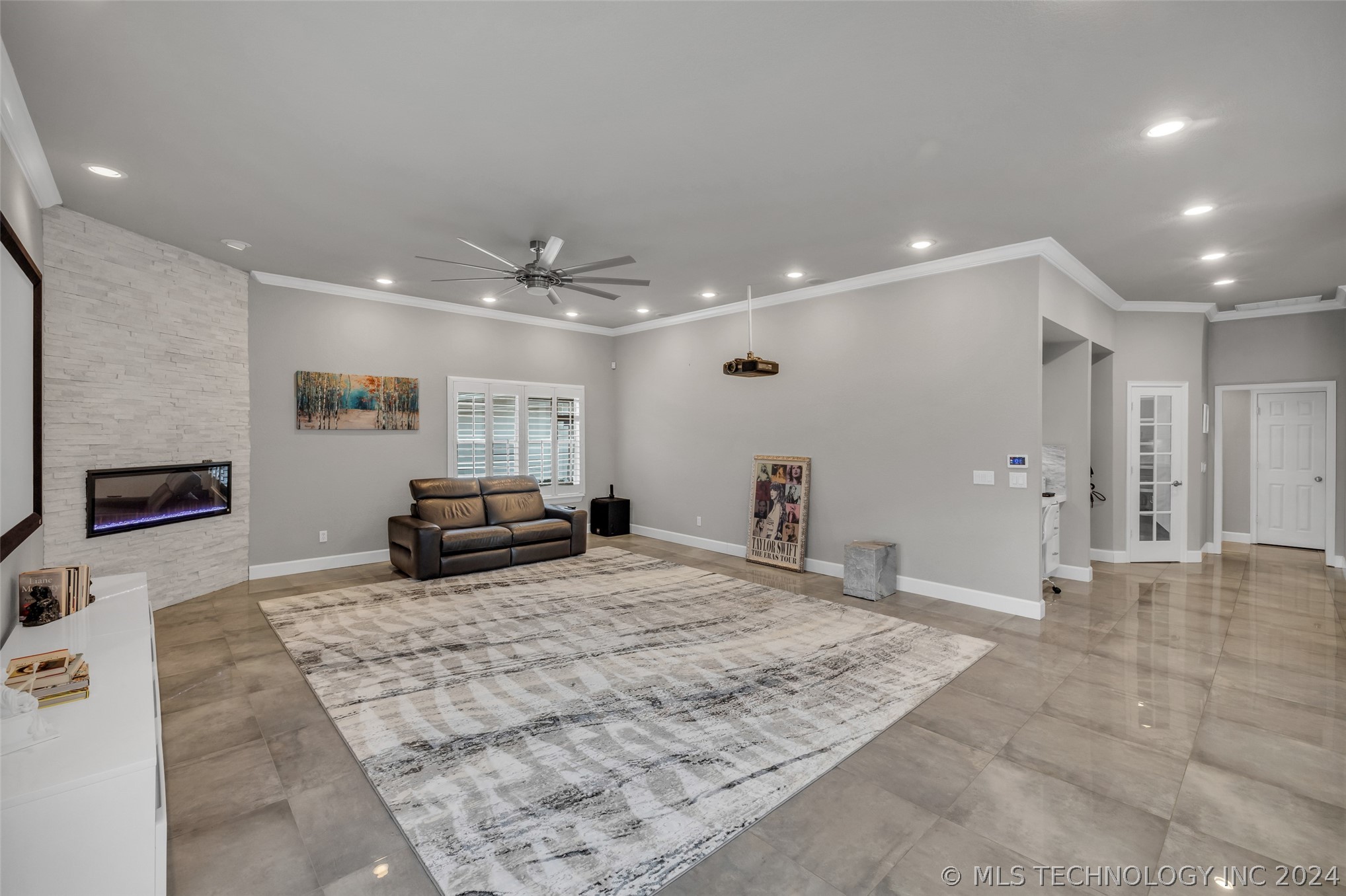 3613 S Sequoia Avenue