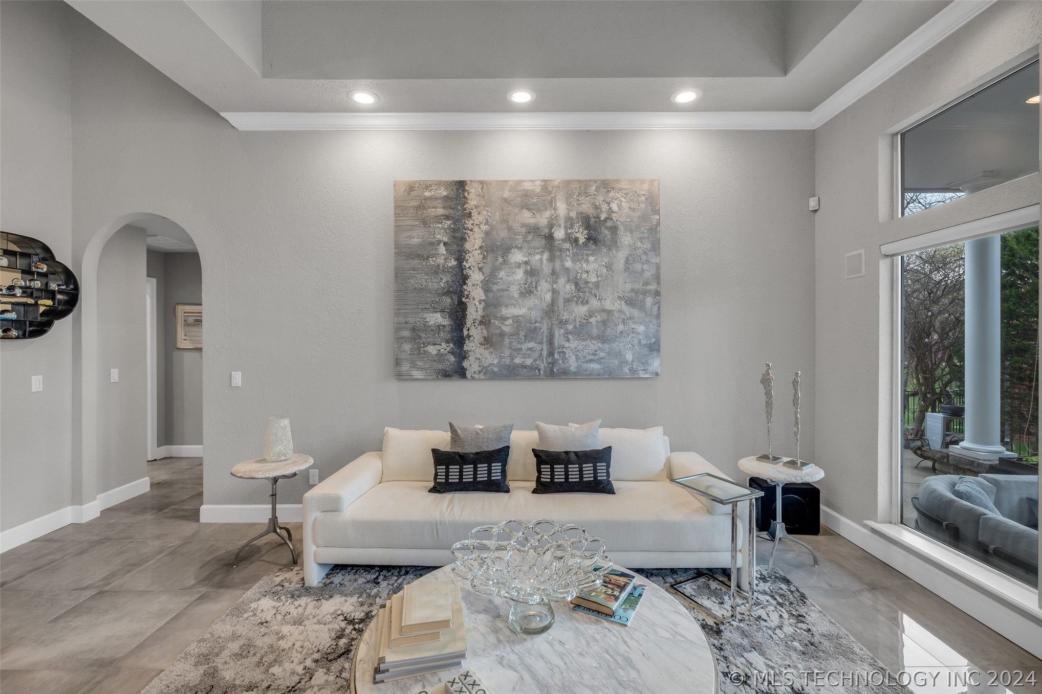 3613 S Sequoia Avenue