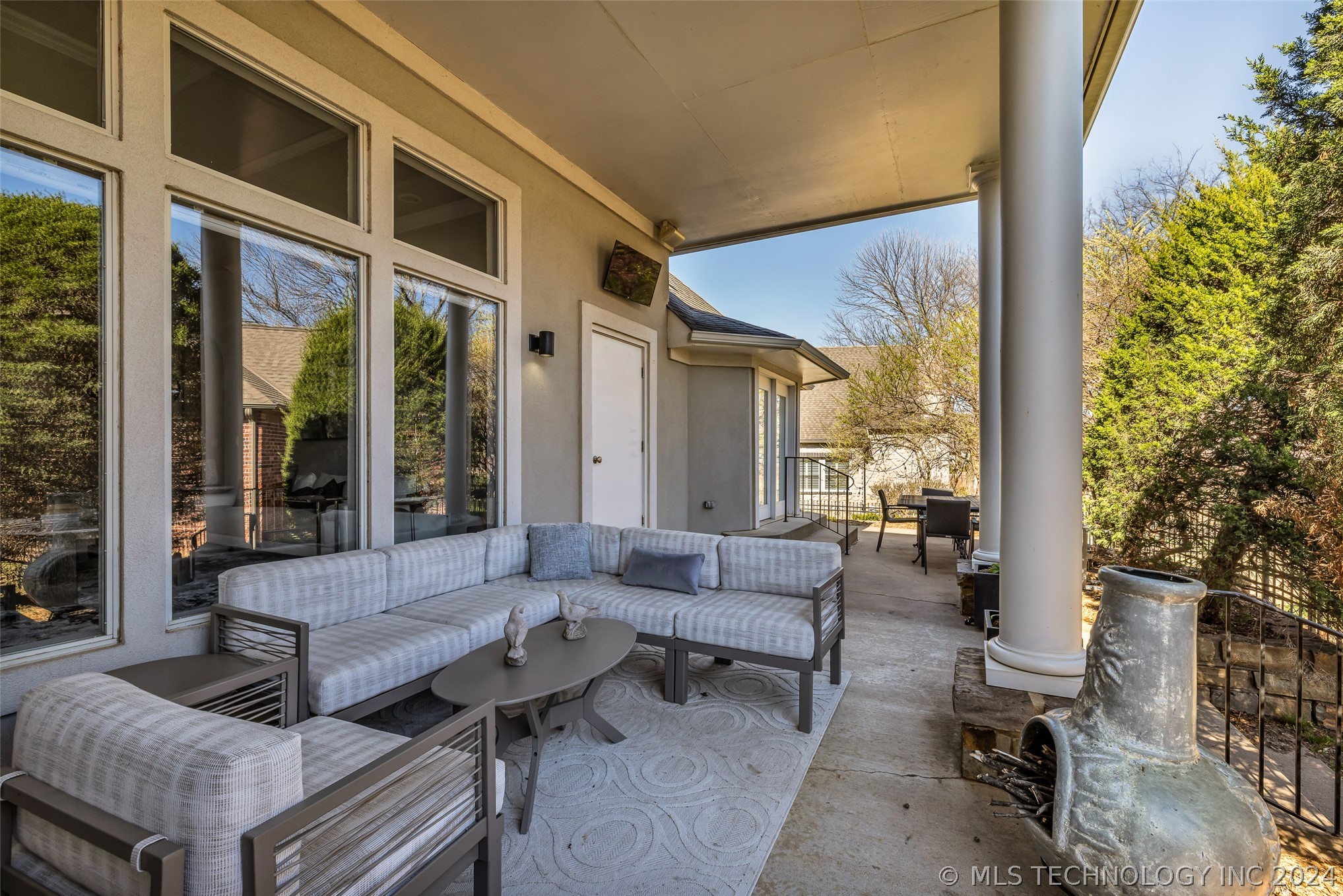 3613 S Sequoia Avenue