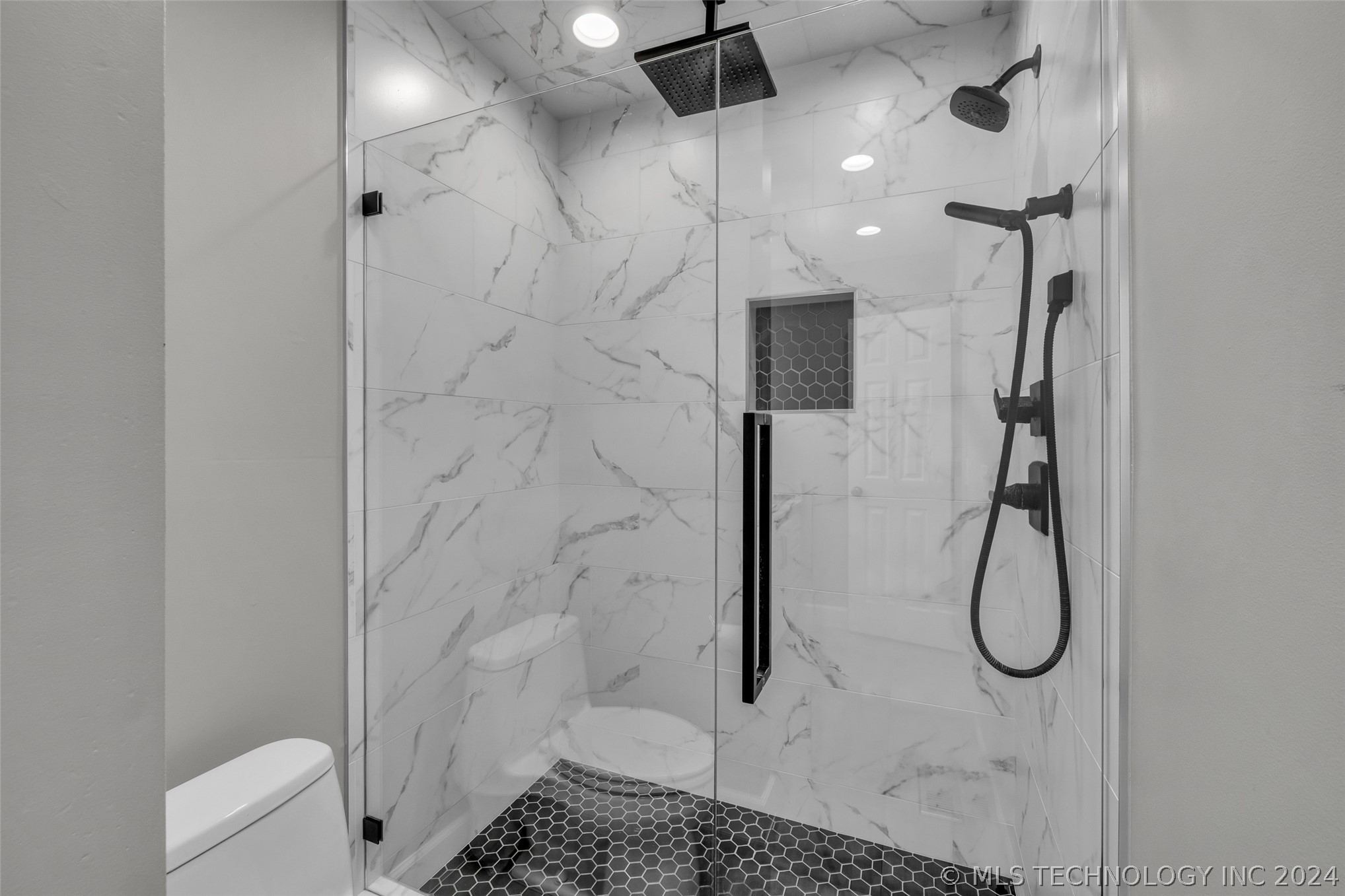 3613 S Sequoia Avenue