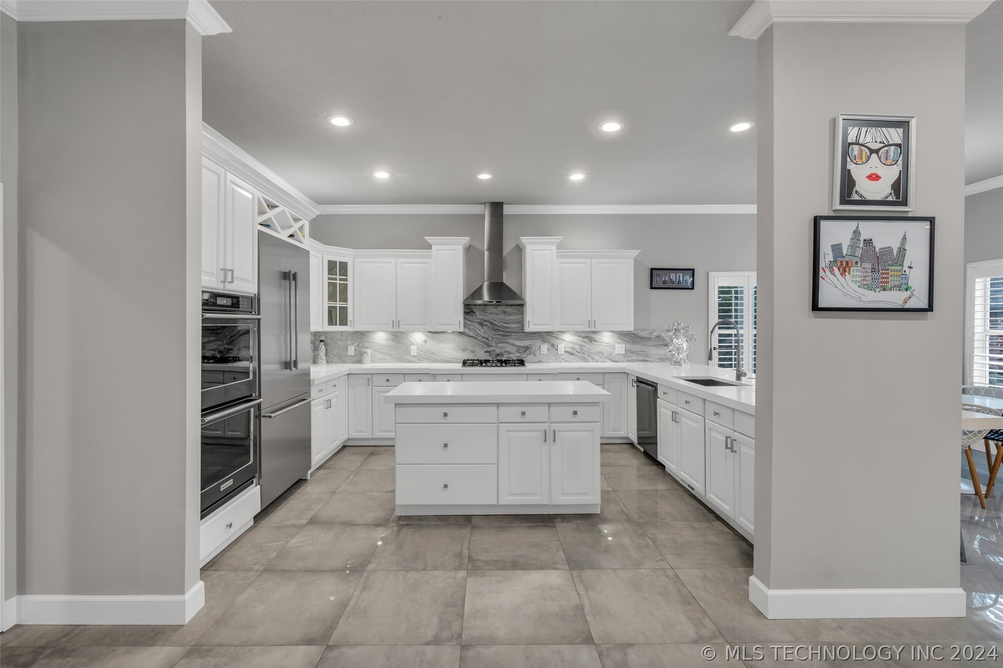 3613 S Sequoia Avenue