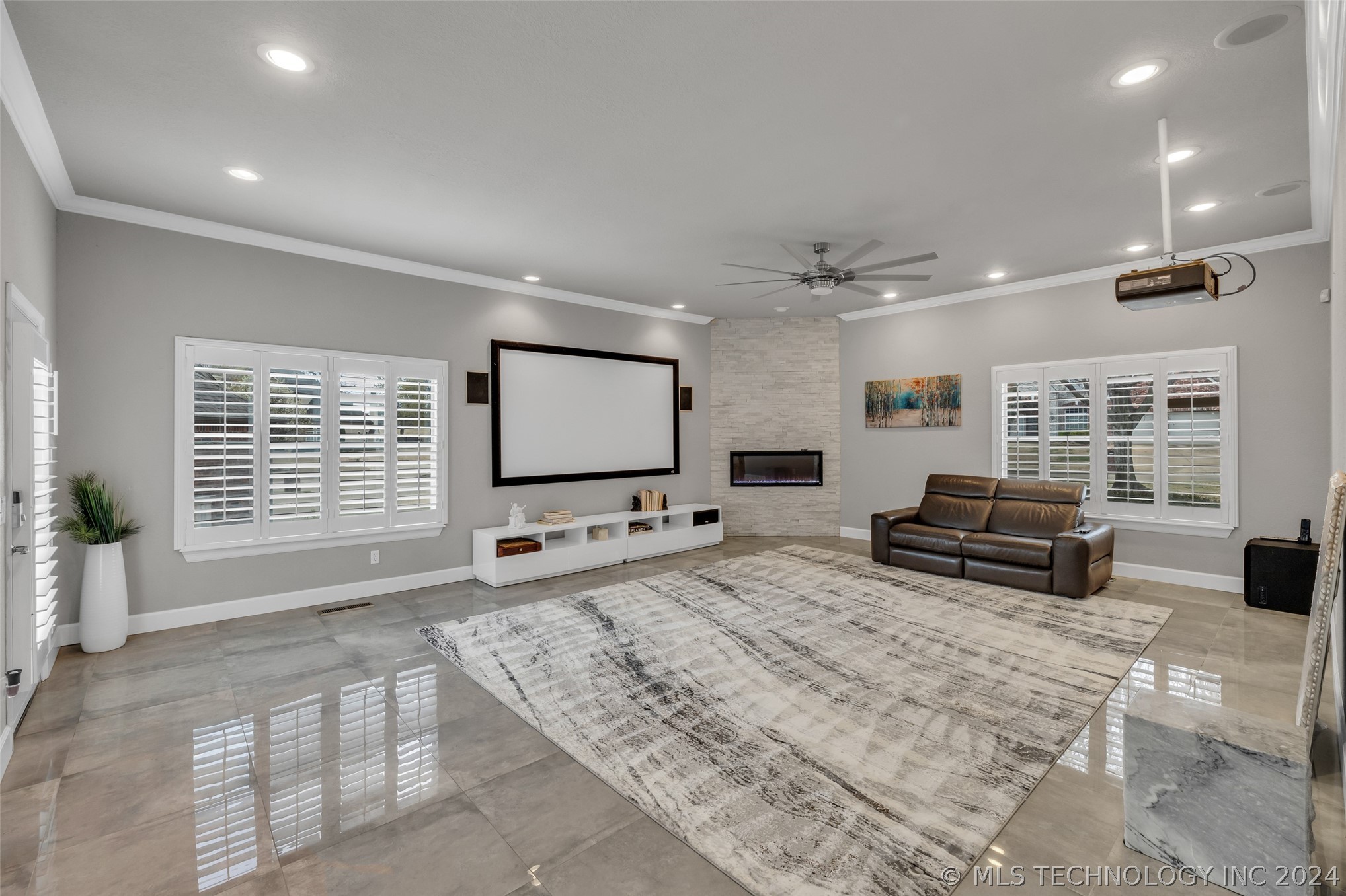 3613 S Sequoia Avenue