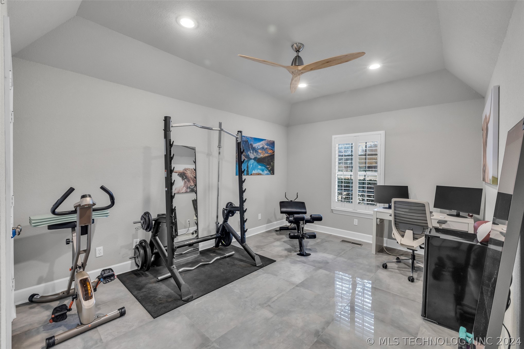 3613 S Sequoia Avenue