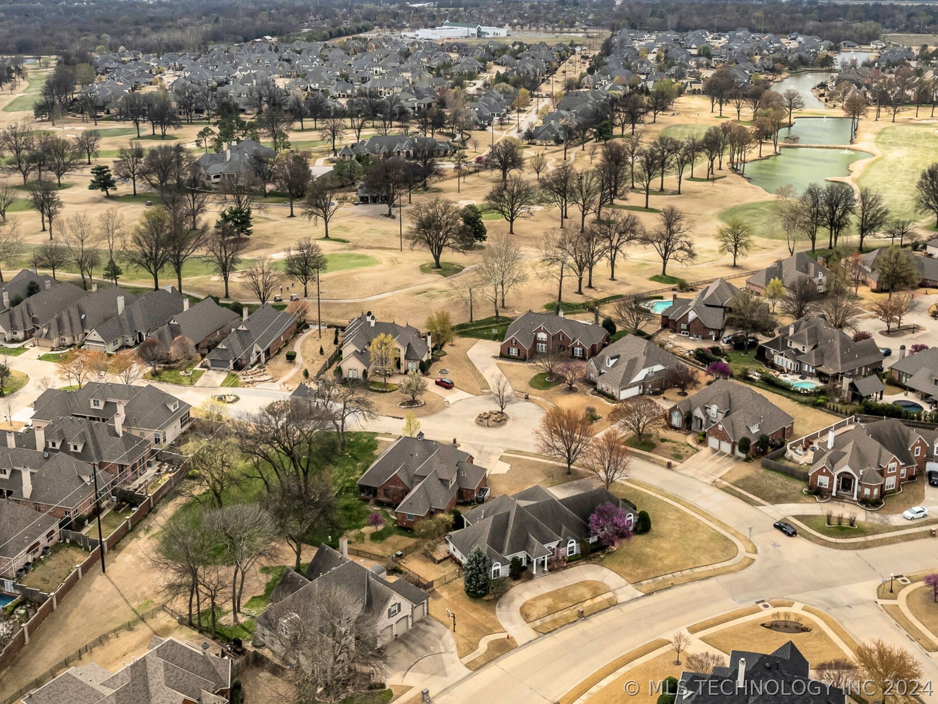 3613 S Sequoia Avenue