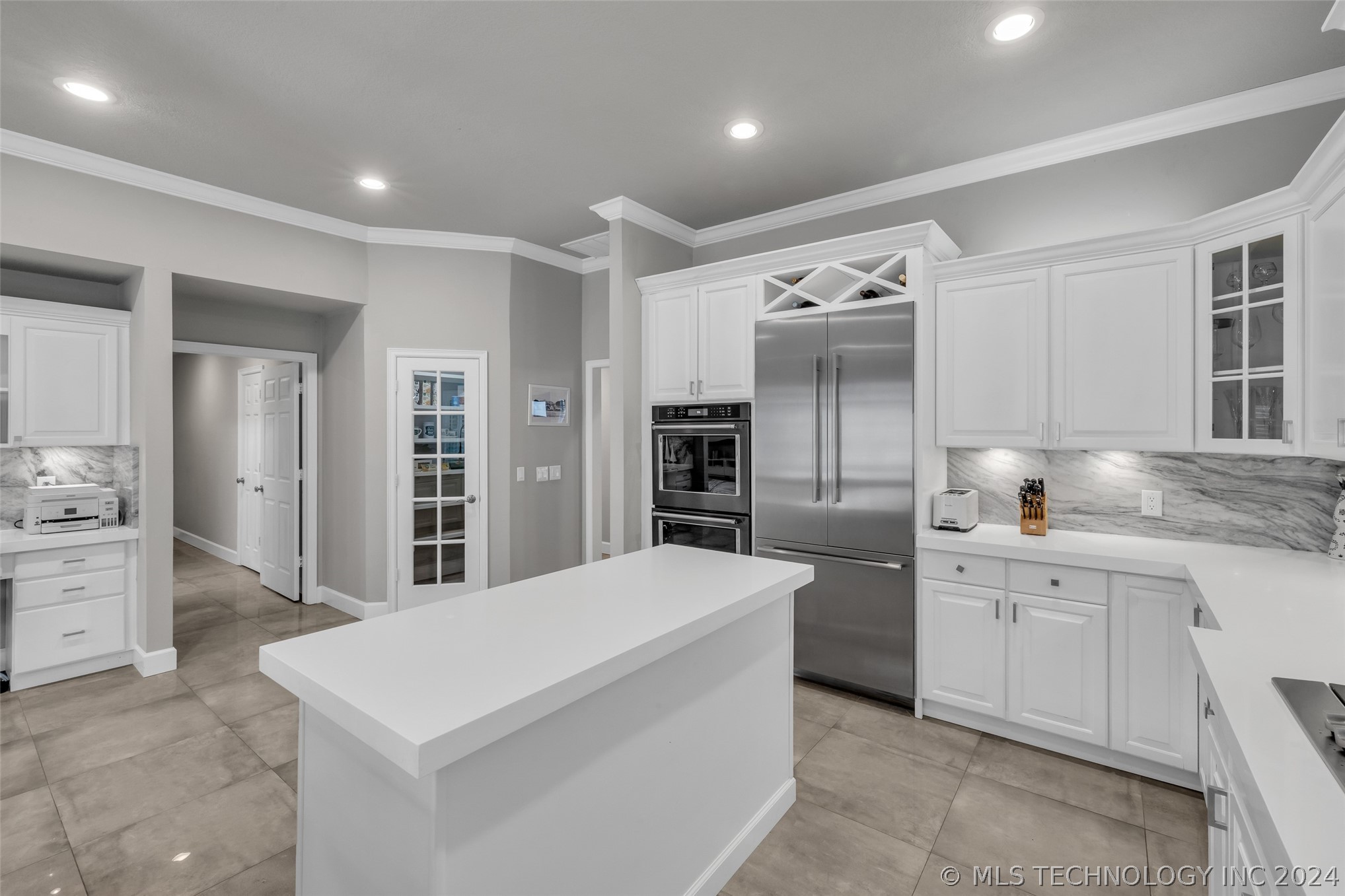 3613 S Sequoia Avenue