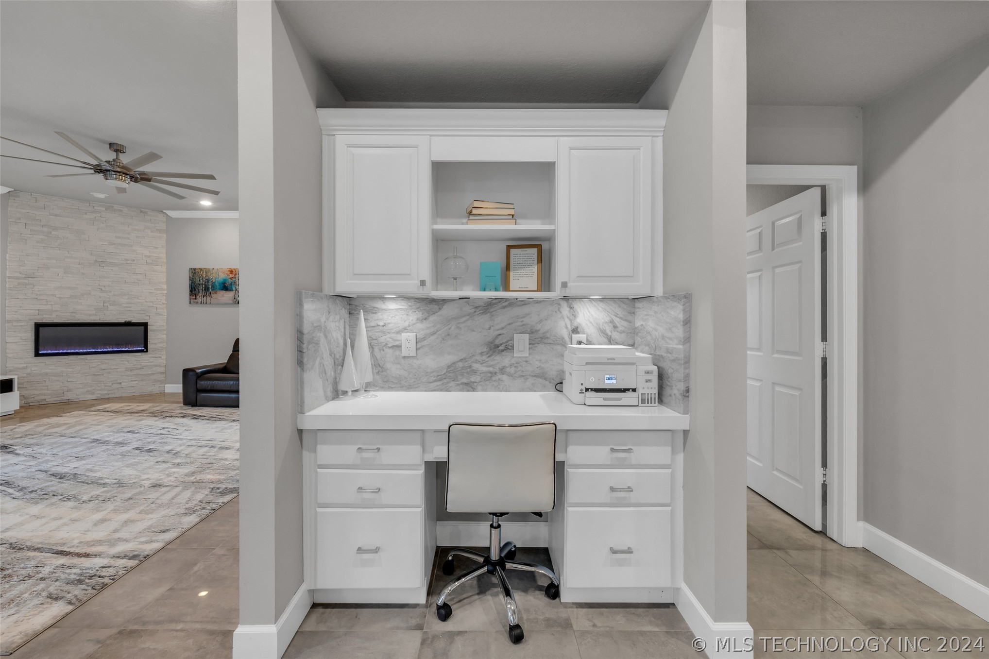 3613 S Sequoia Avenue