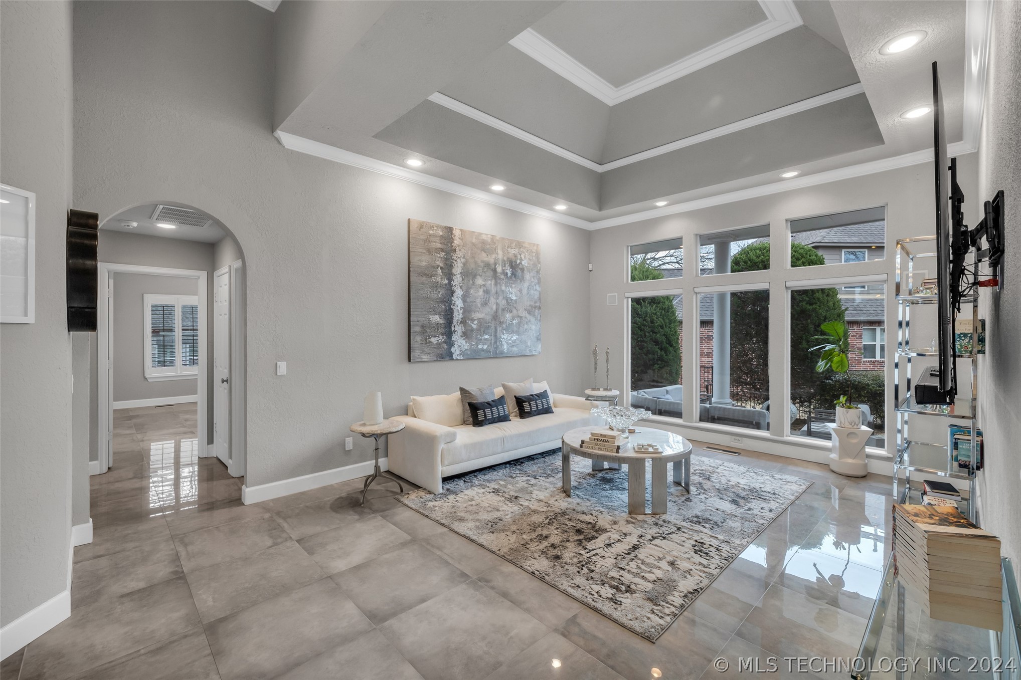 3613 S Sequoia Avenue