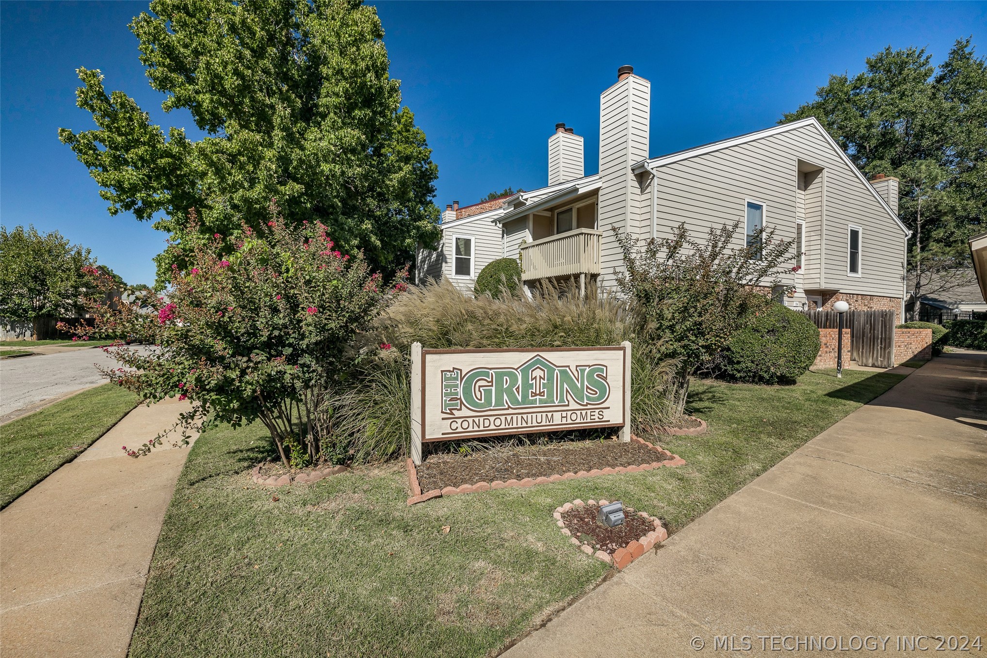 2801 S Juniper Street 123