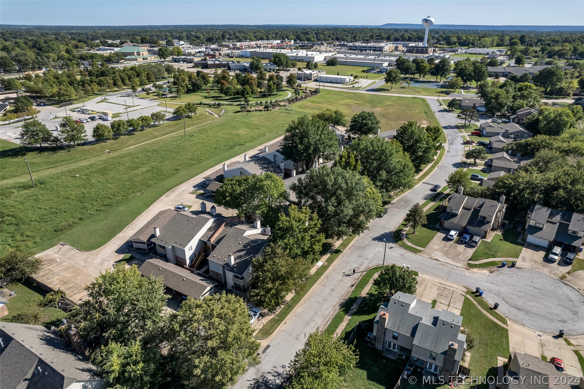 2801 S Juniper Street 123