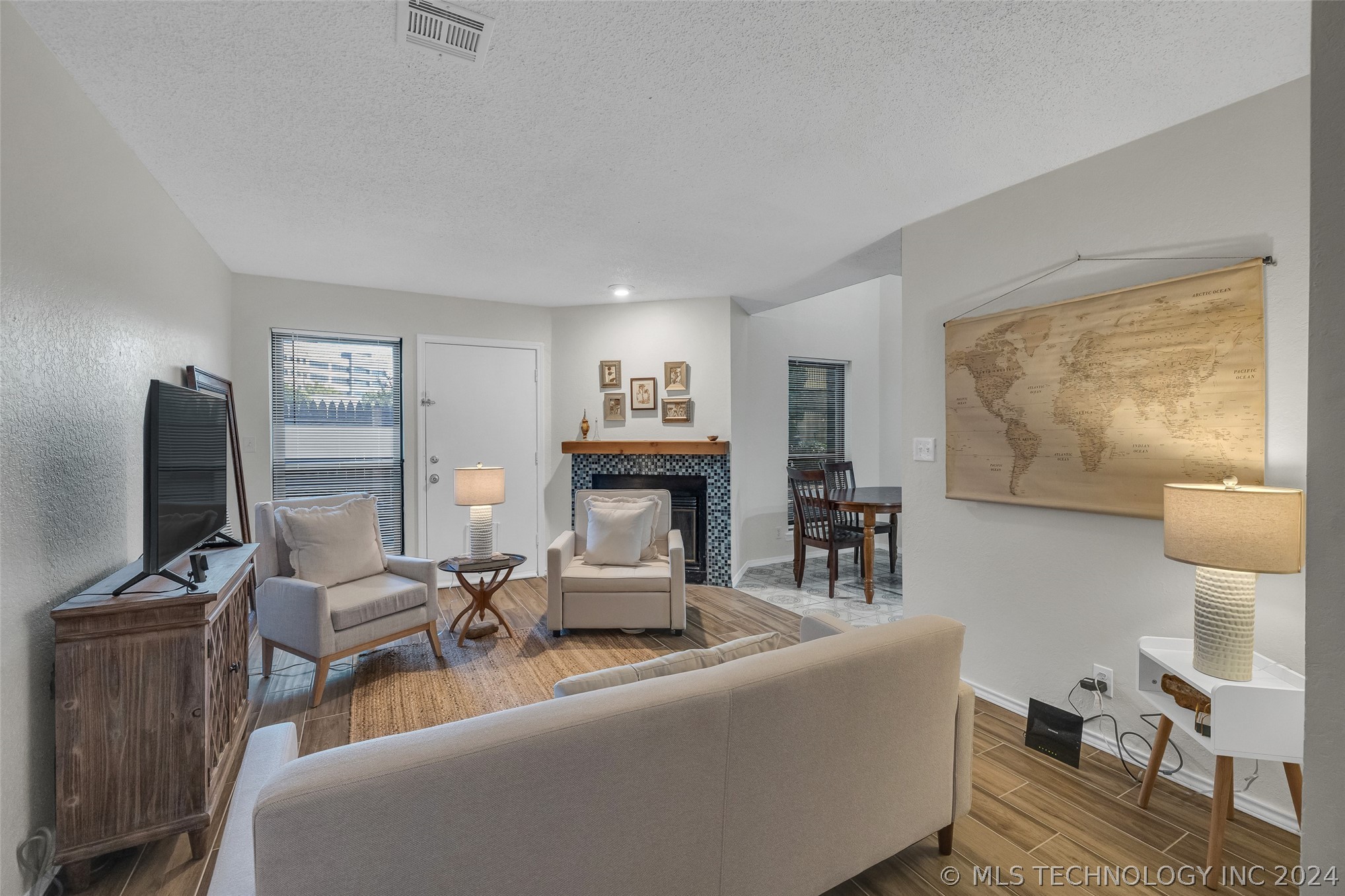 2801 S Juniper Street 123