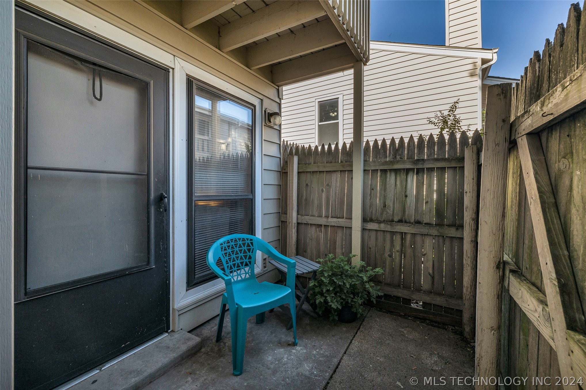 2801 S Juniper Street 123