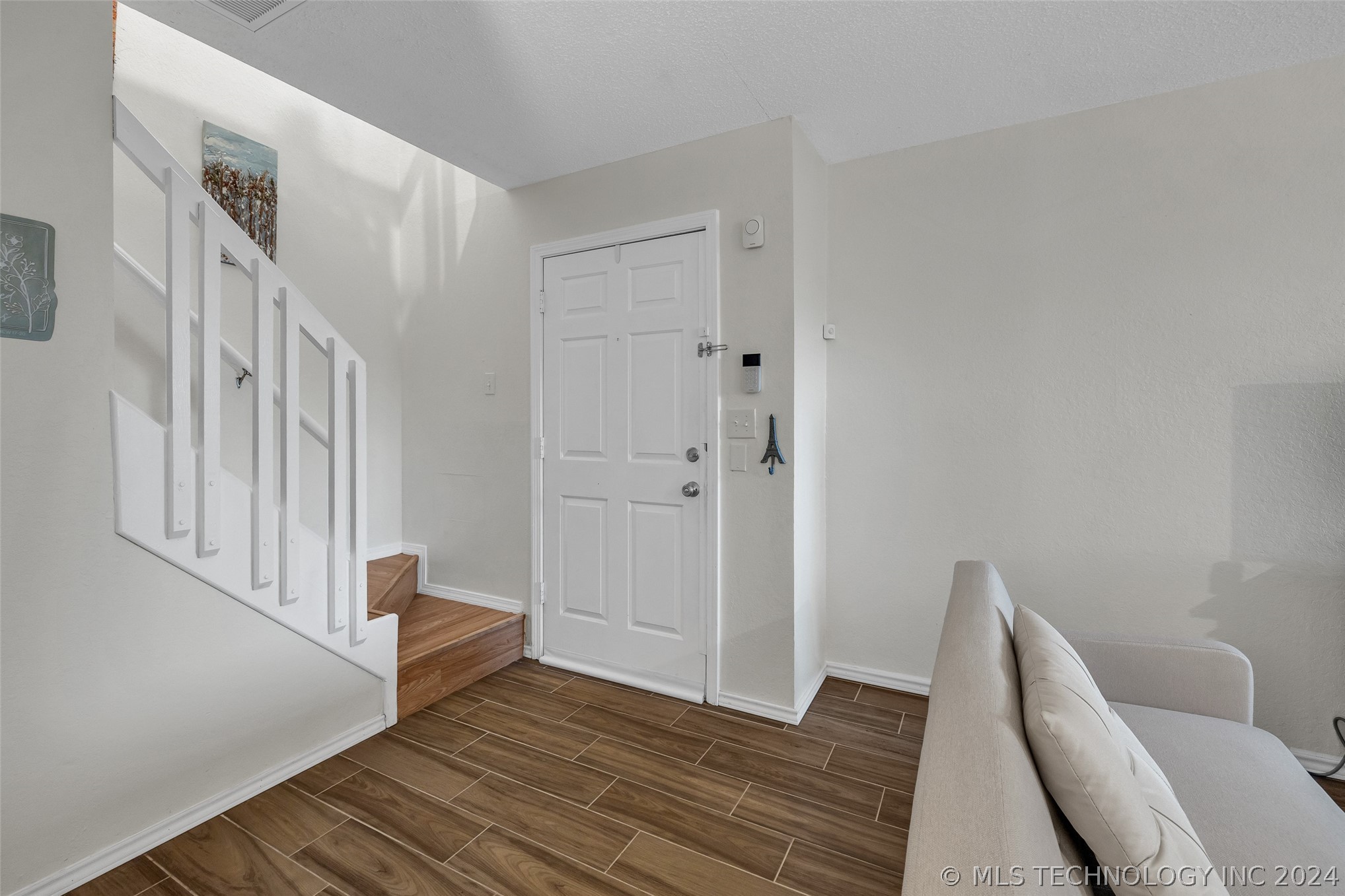 2801 S Juniper Street 123