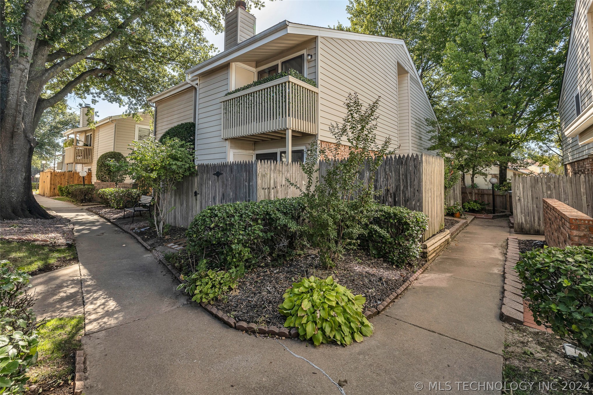 2801 S Juniper Street 123