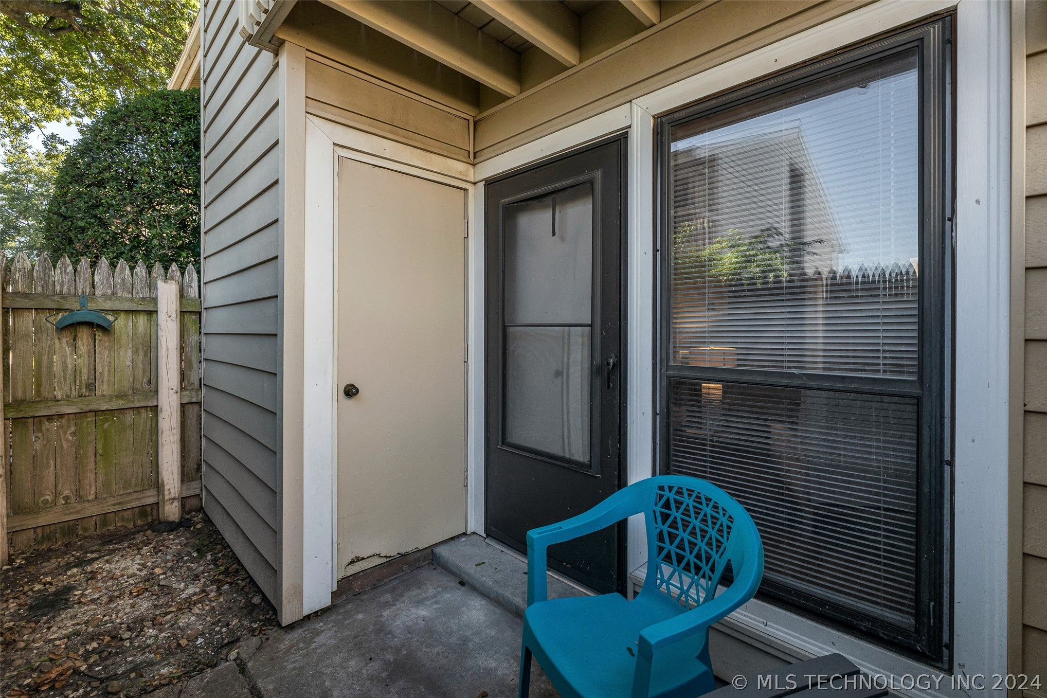 2801 S Juniper Street 123