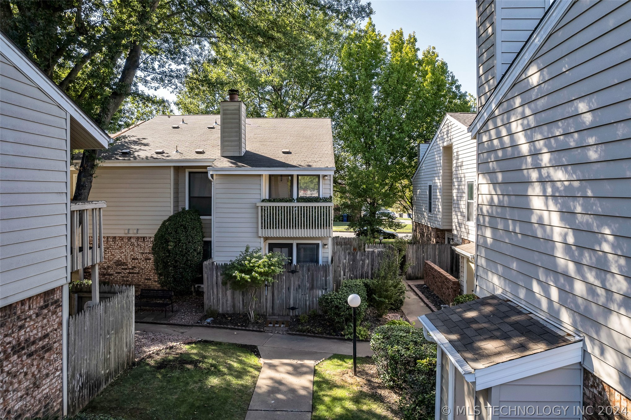 2801 S Juniper Street 123