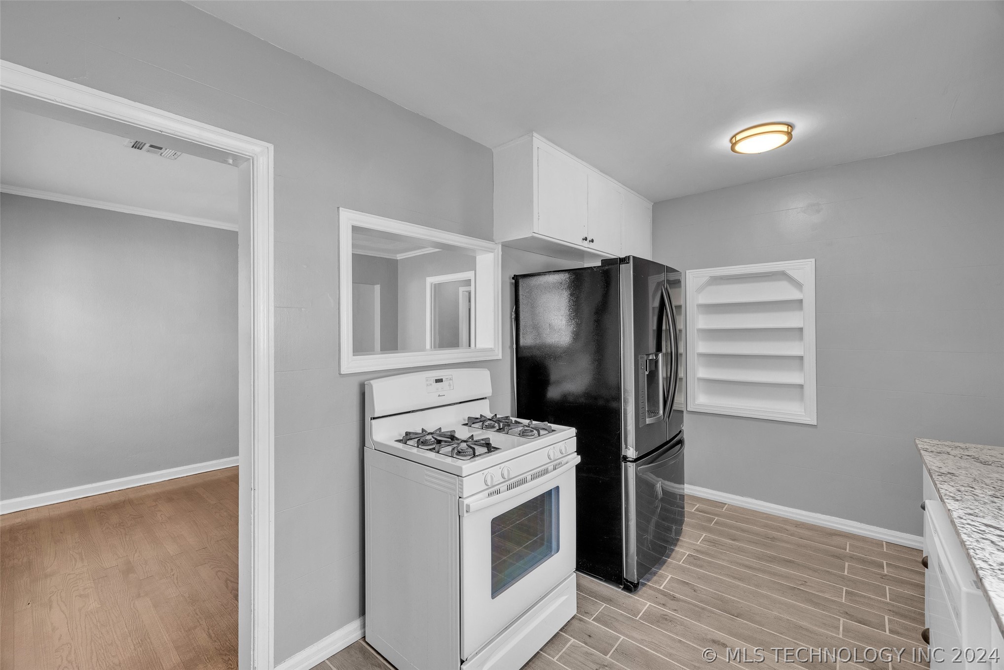 1530 S Jamestown Avenue